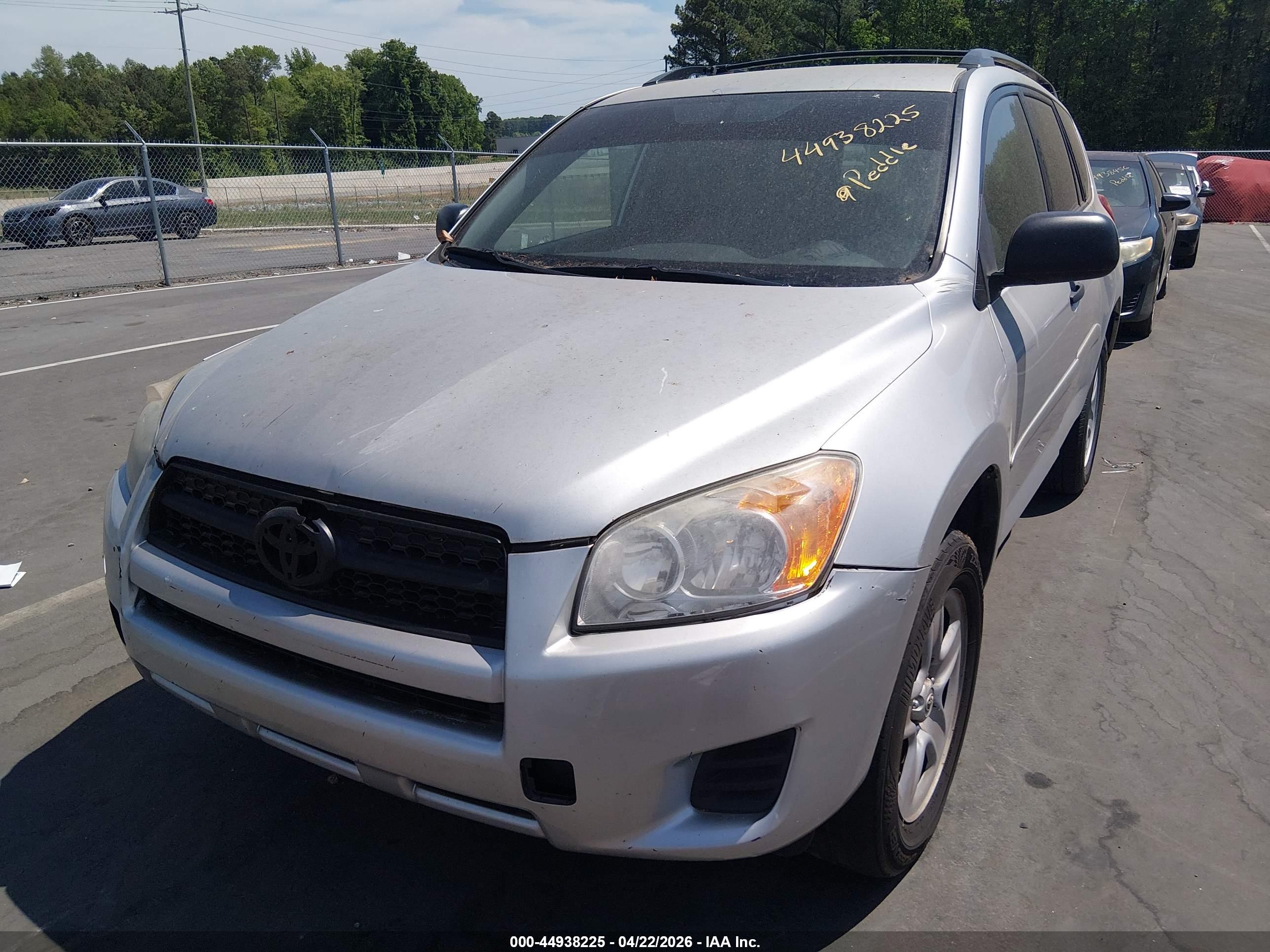 TOYOTA RAV4 image 6