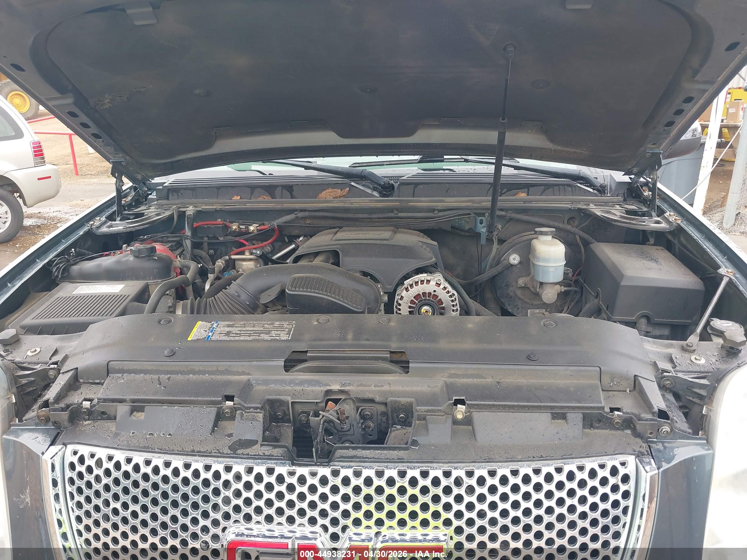 GMC YUKON image 10