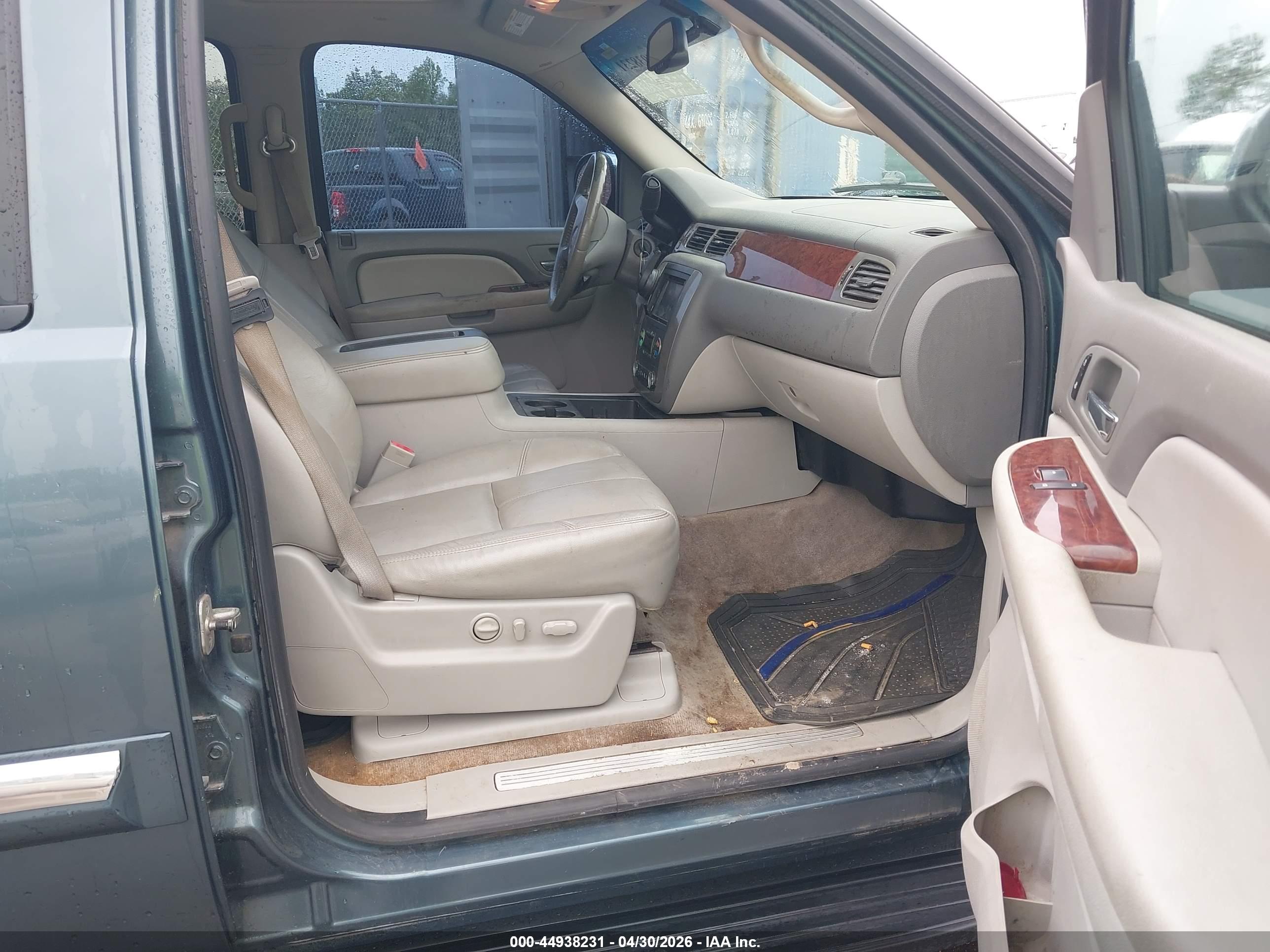 GMC YUKON image 5