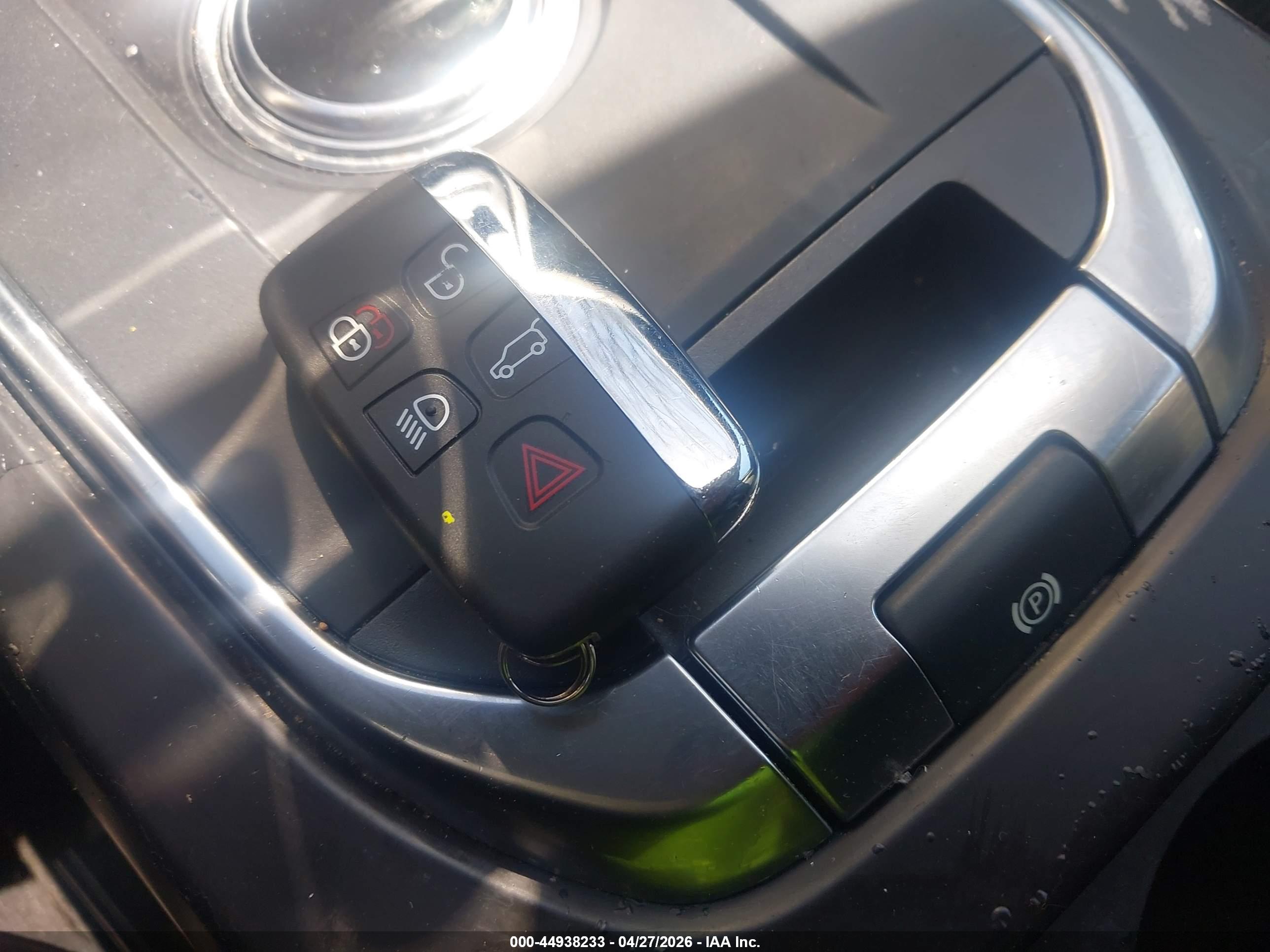 LAND ROVER image 11