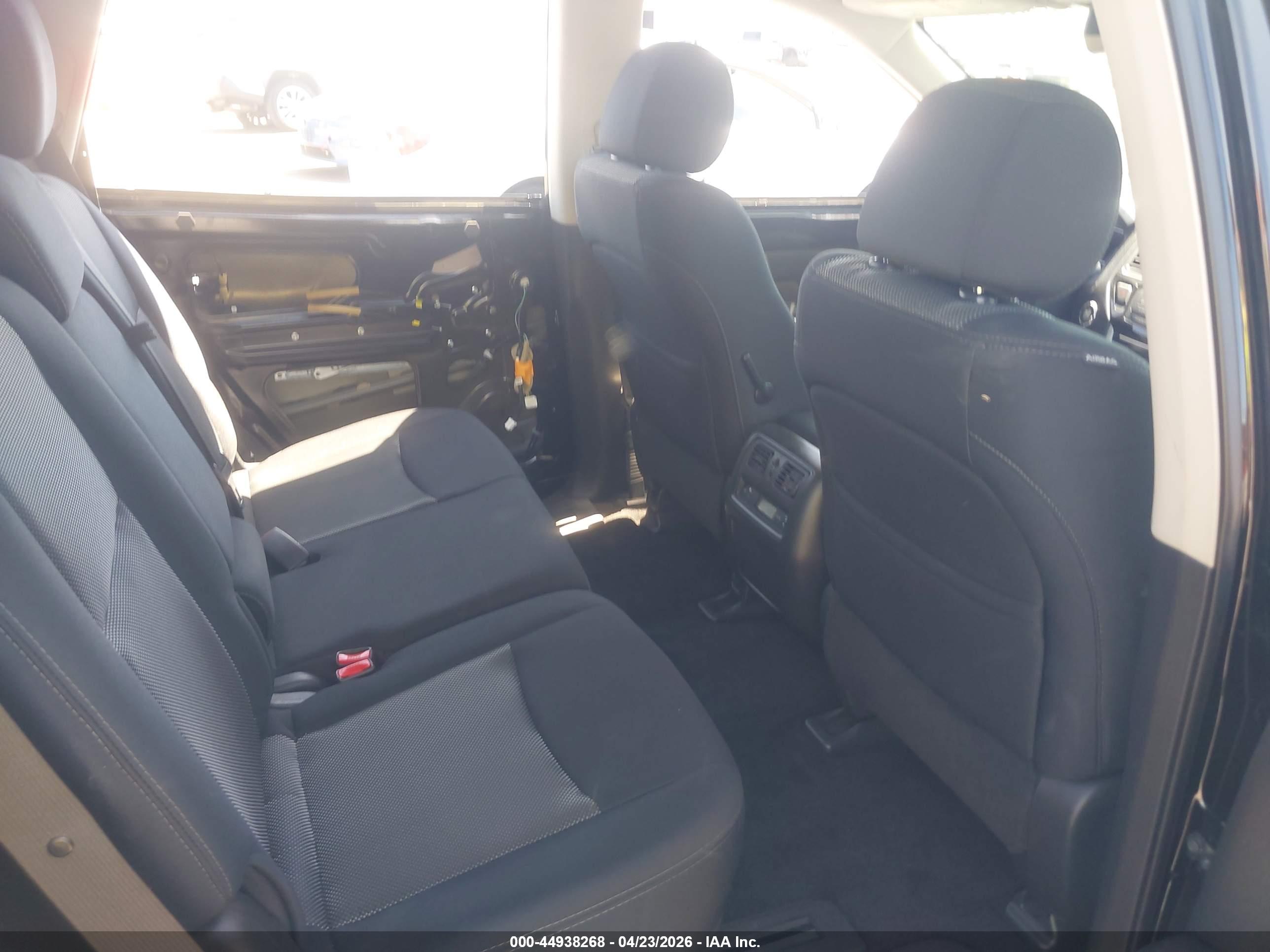 NISSAN PATHFINDER image 8
