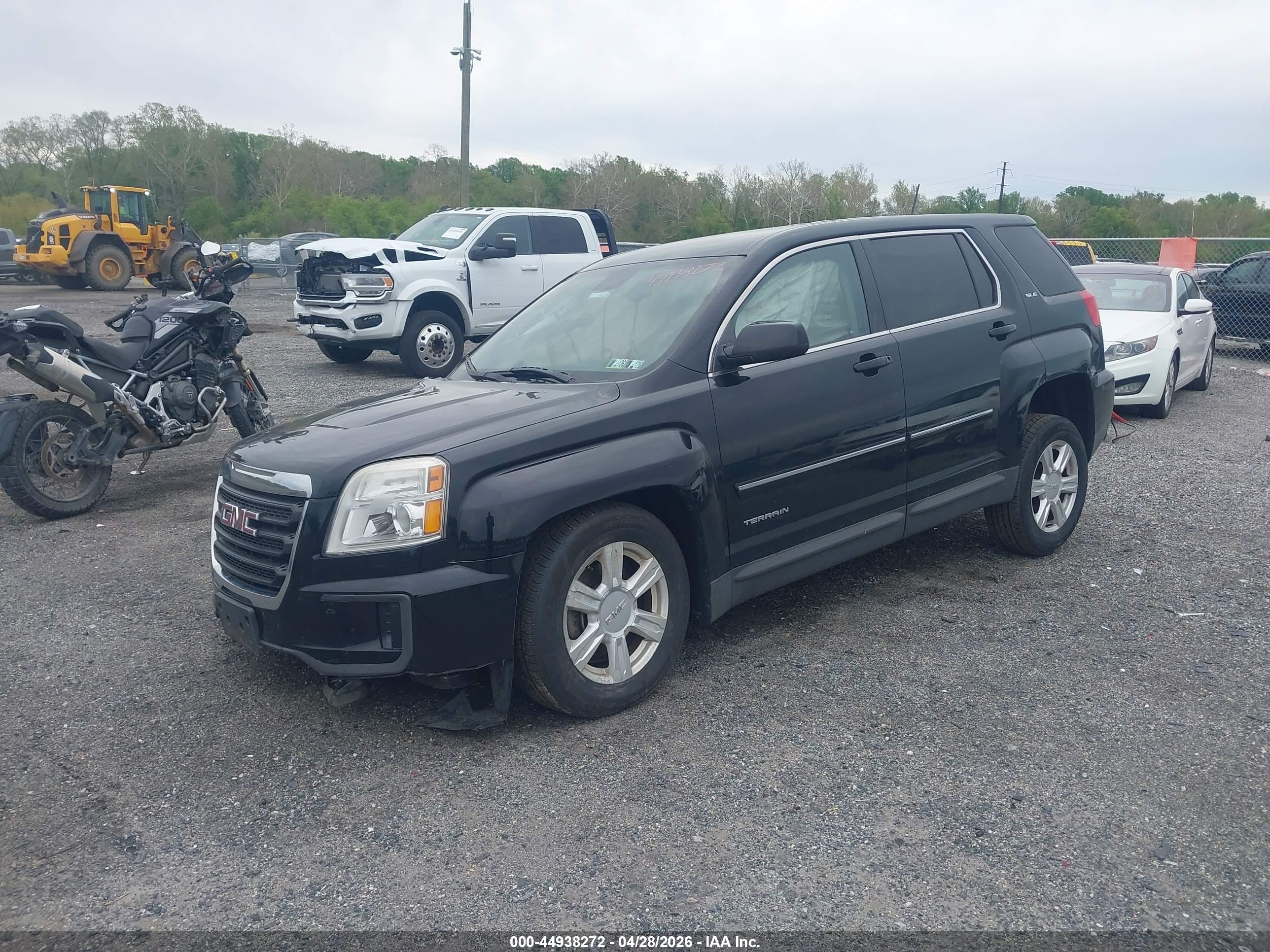 GMC TERRAIN image 2