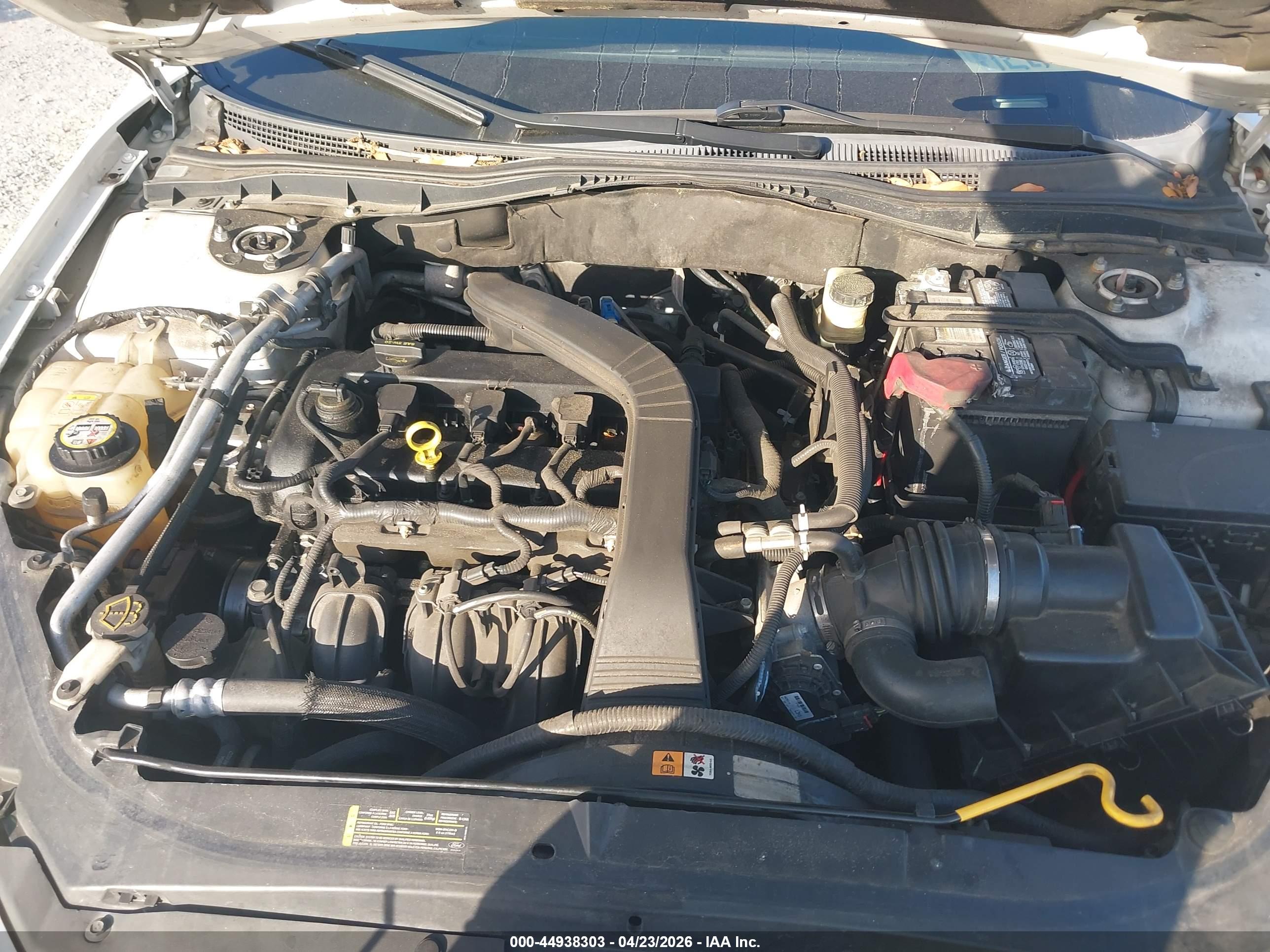 FORD FUSION image 10
