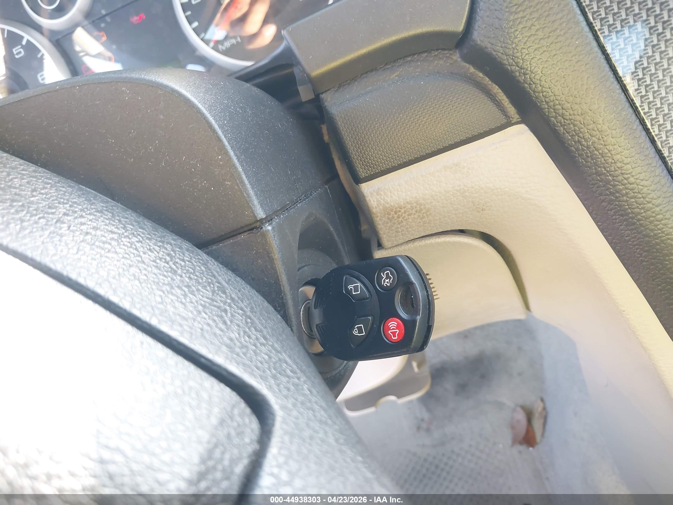 FORD FUSION image 11