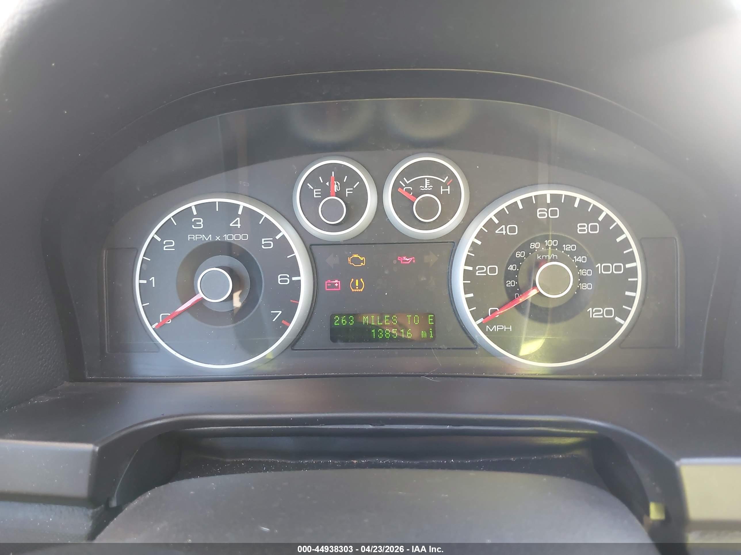 FORD FUSION image 7