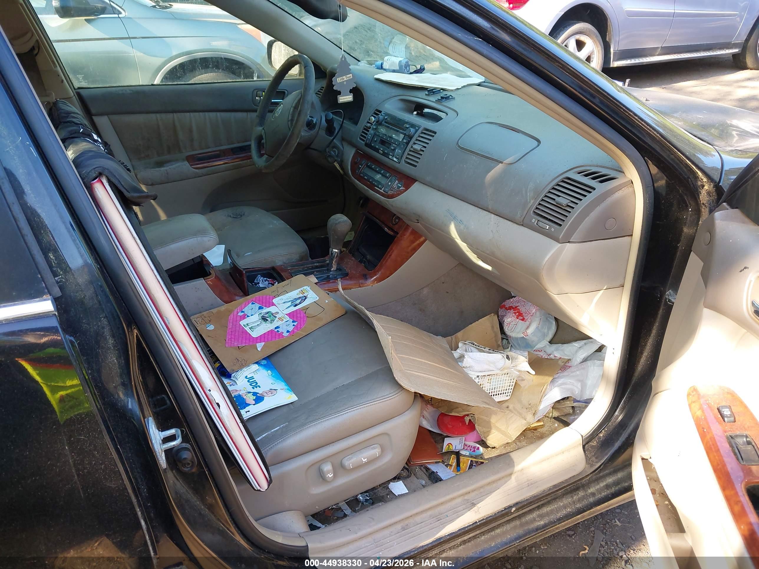 TOYOTA CAMRY image 5