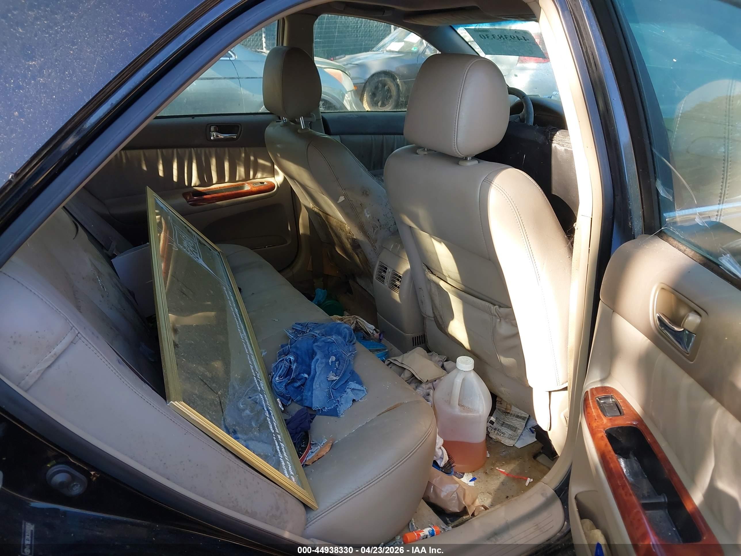 TOYOTA CAMRY image 8