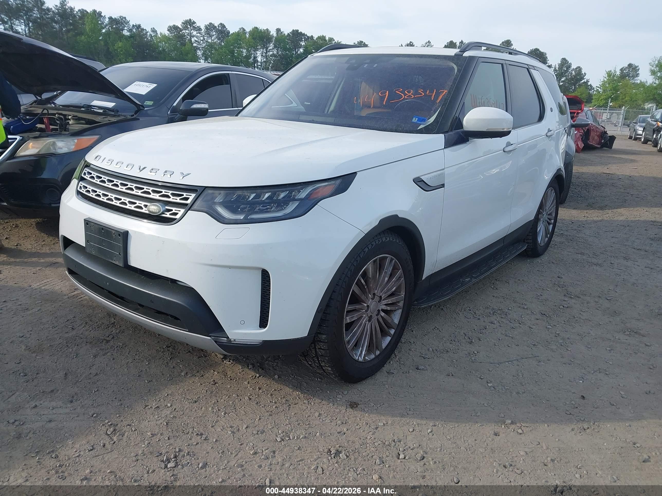 LAND ROVER image 2