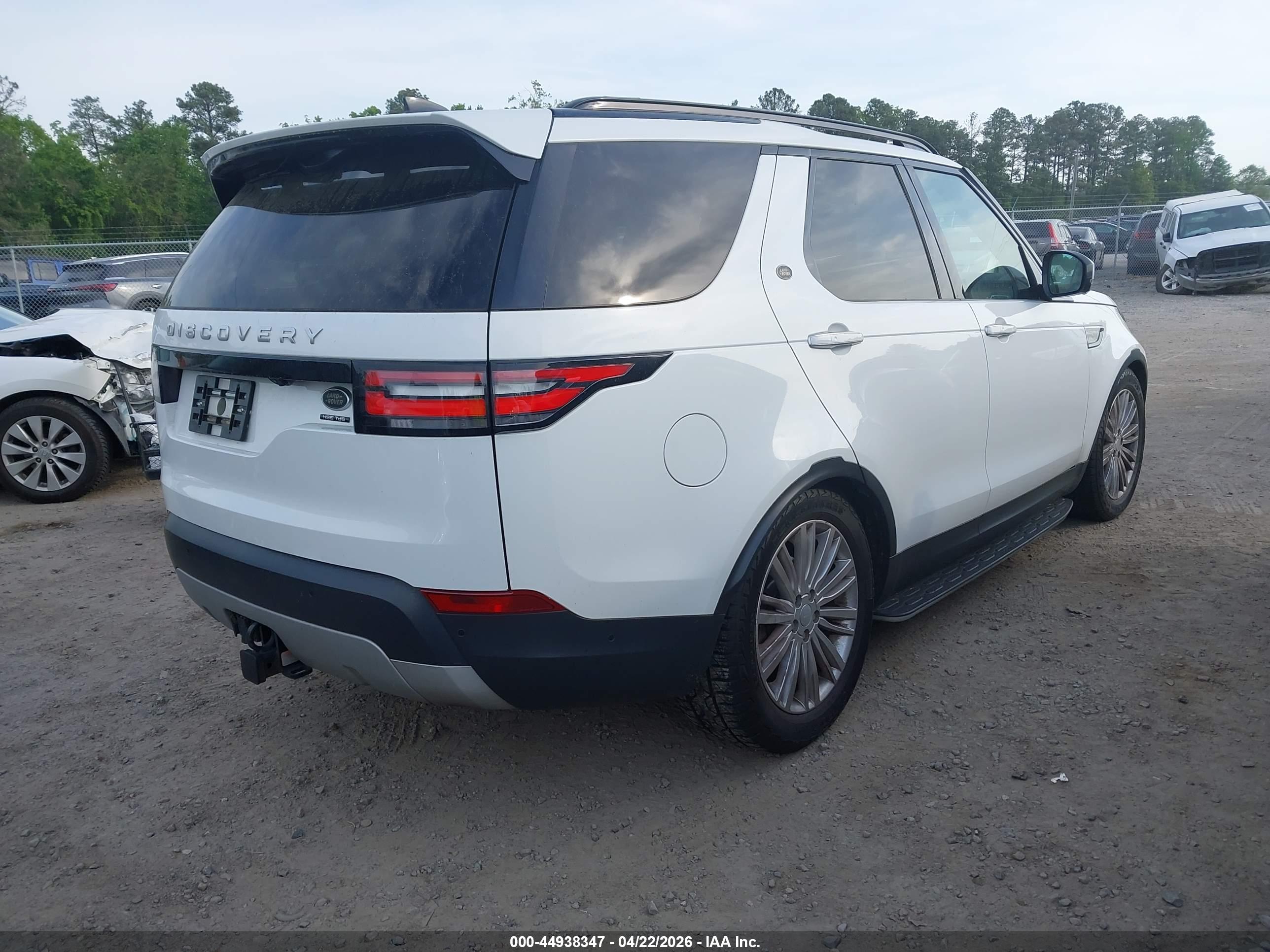 LAND ROVER image 4