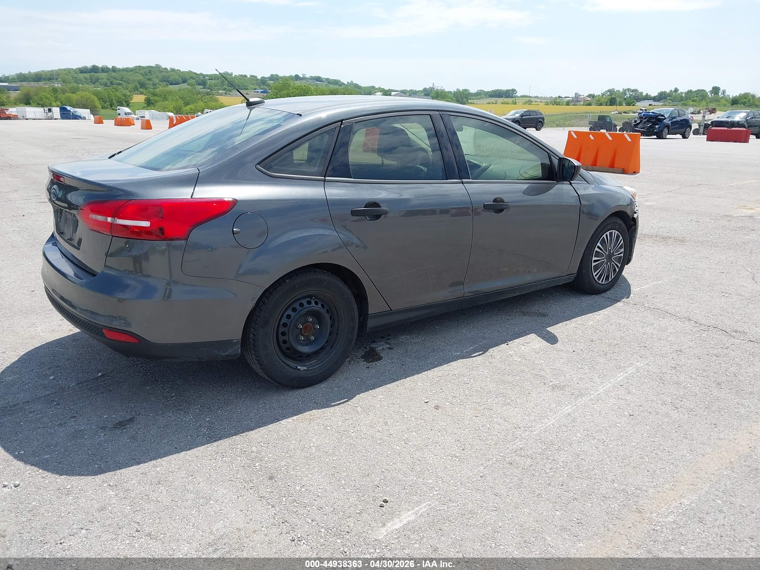 FORD FOCUS image 4