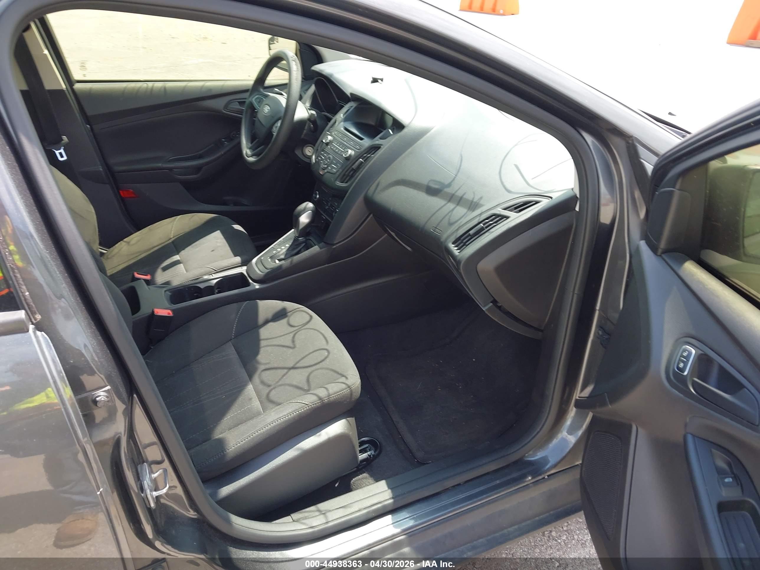 FORD FOCUS image 5