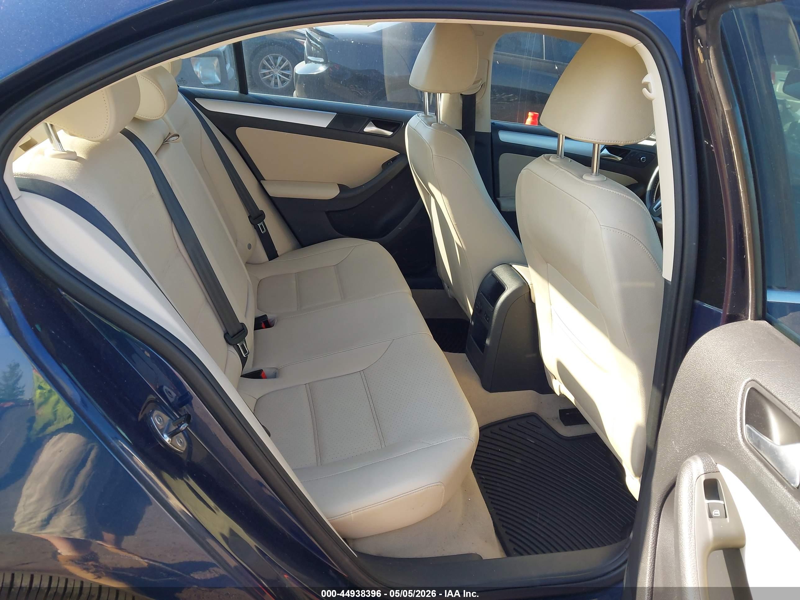 VOLKSWAGEN JETTA image 8