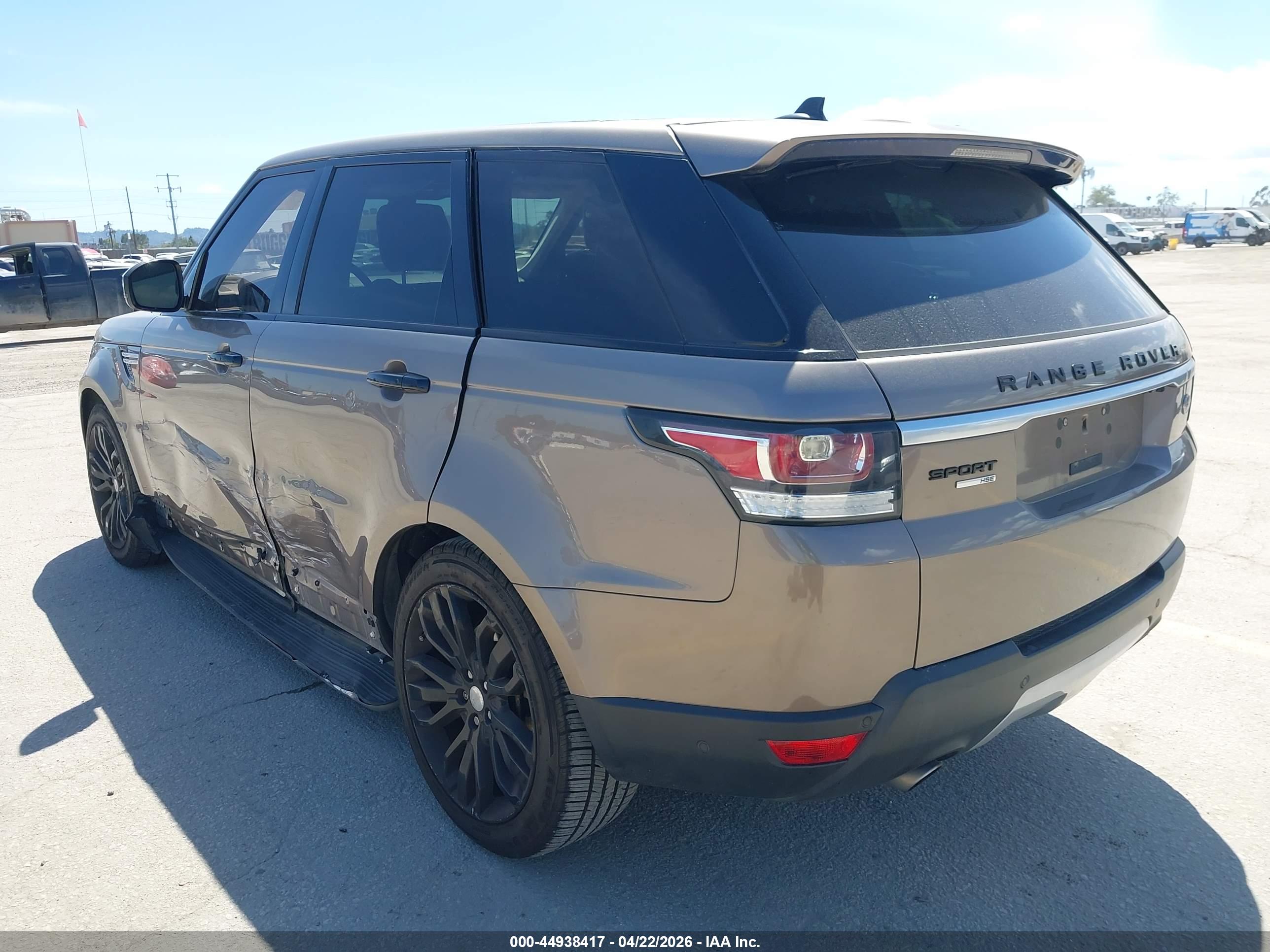 LAND ROVER image 3