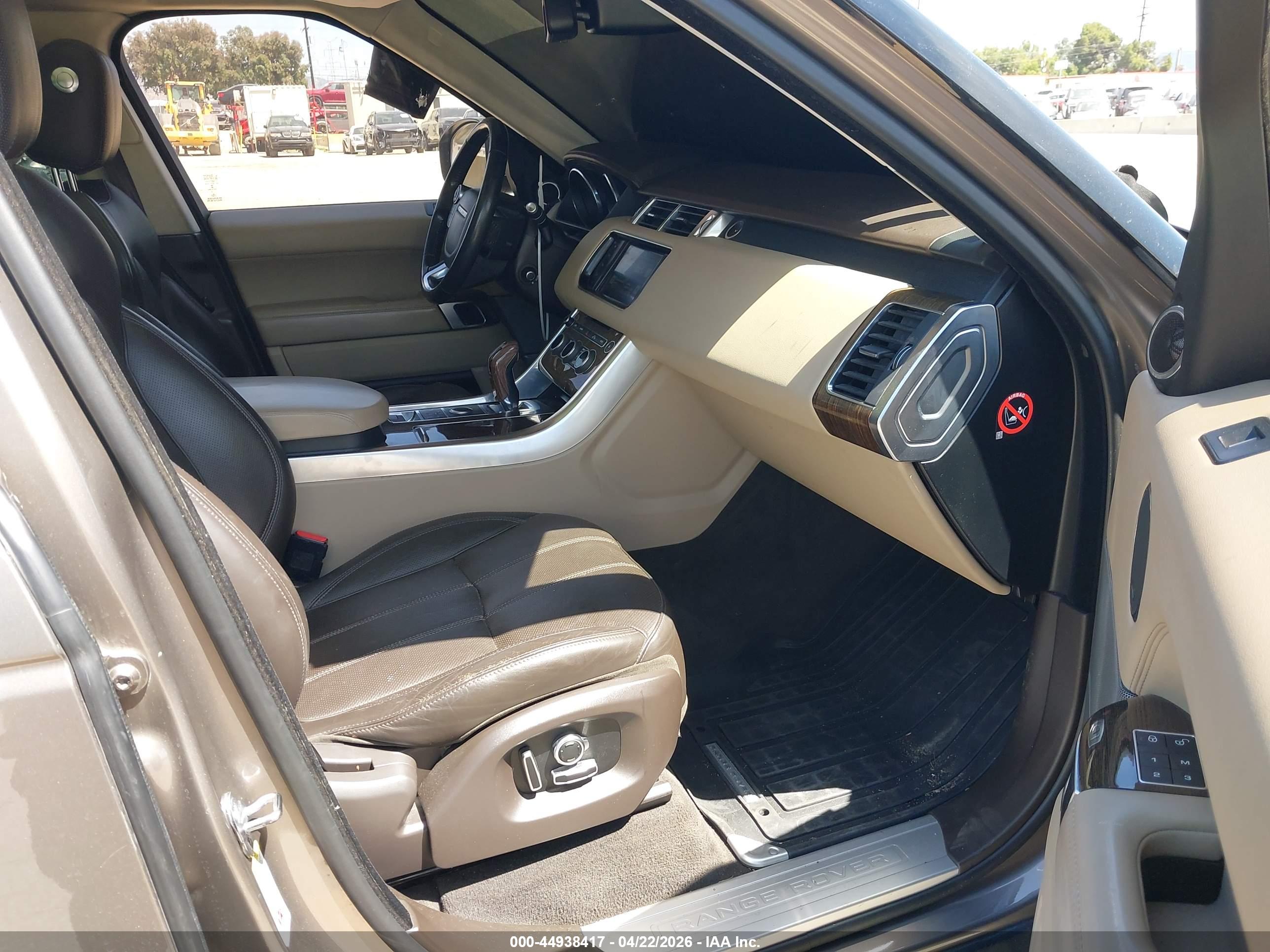 LAND ROVER image 5