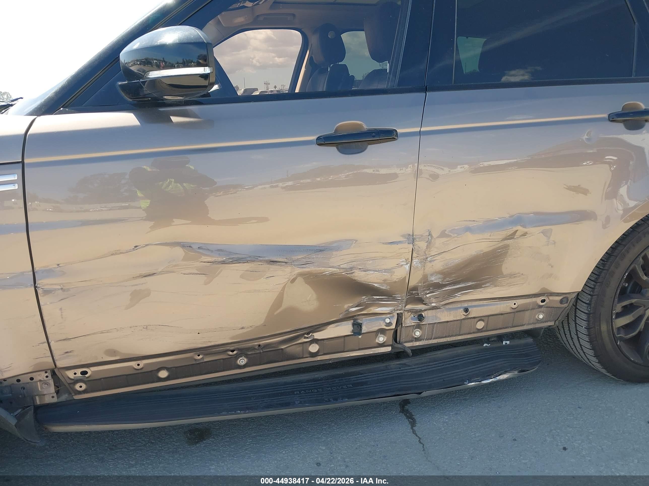 LAND ROVER image 6