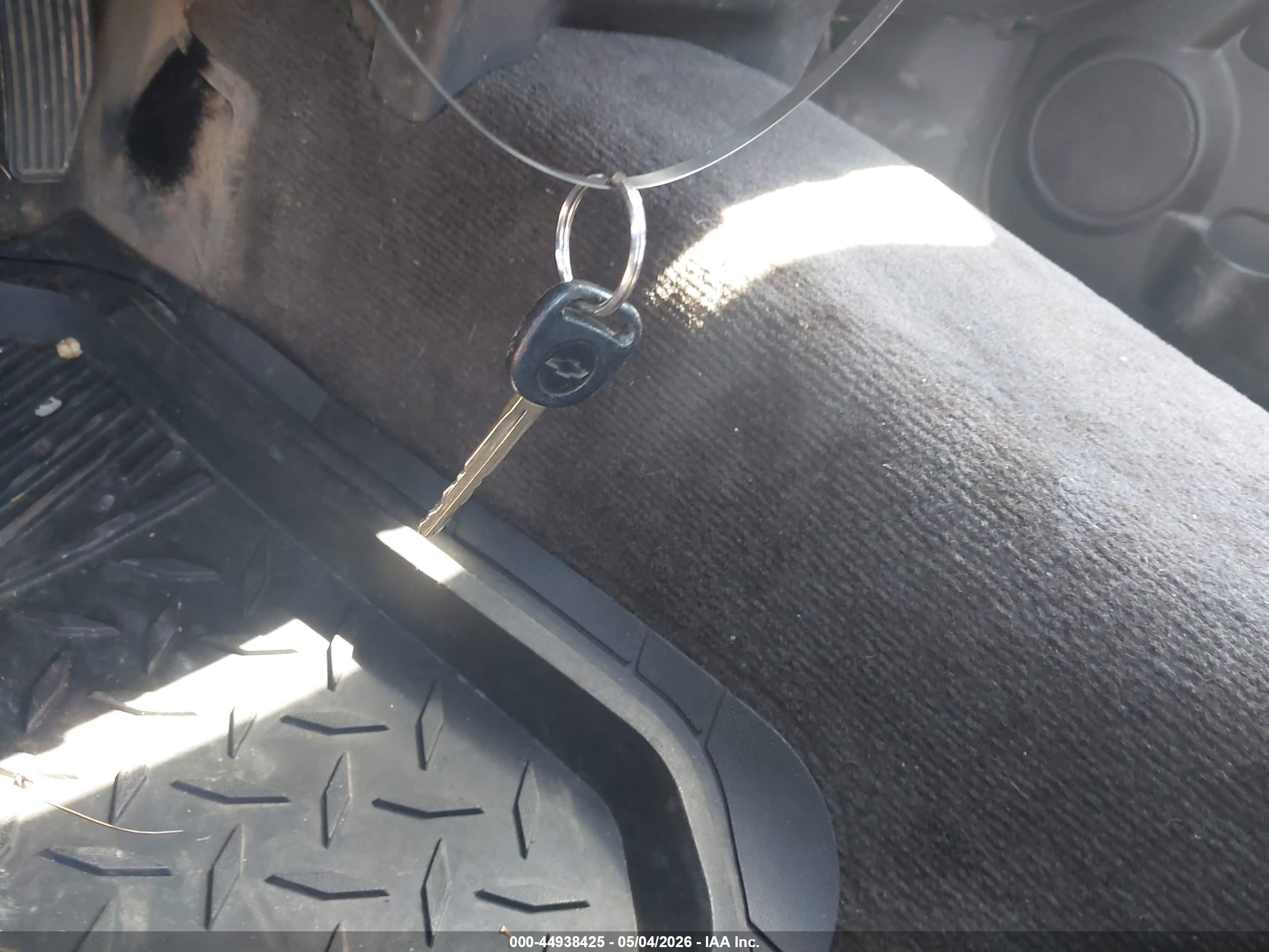 CHEVROLET COLORADO image 11