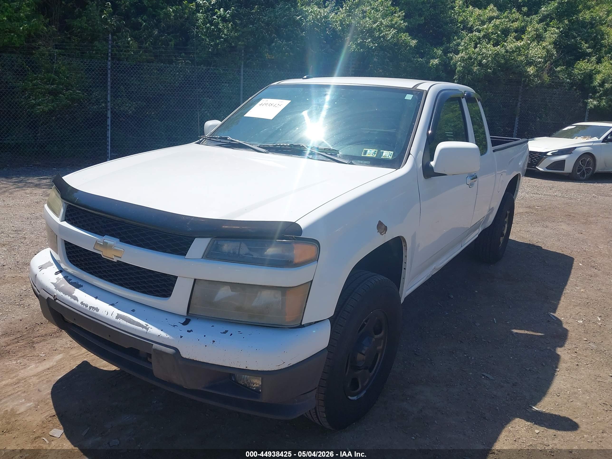 CHEVROLET COLORADO image 2