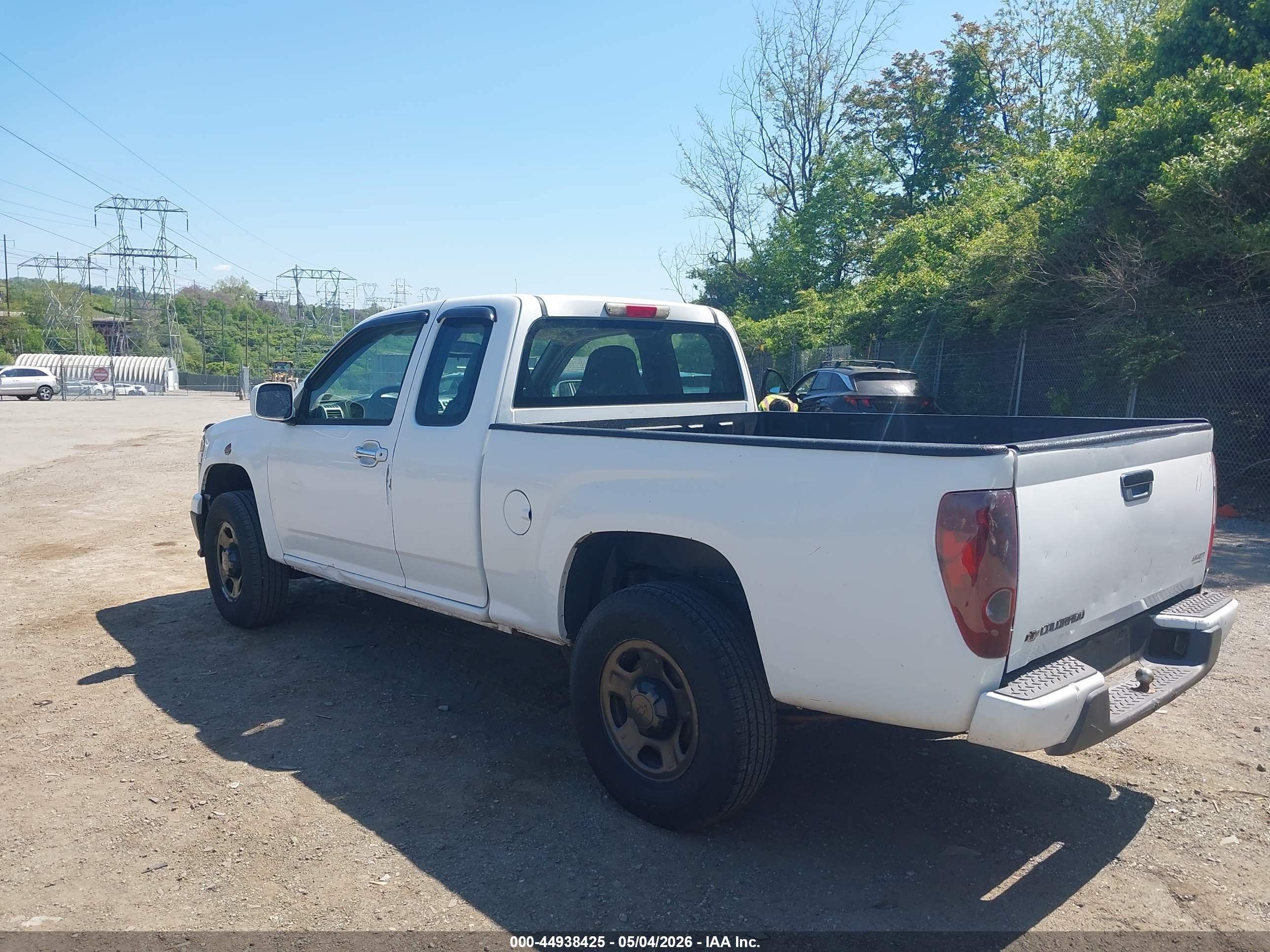 CHEVROLET COLORADO image 3
