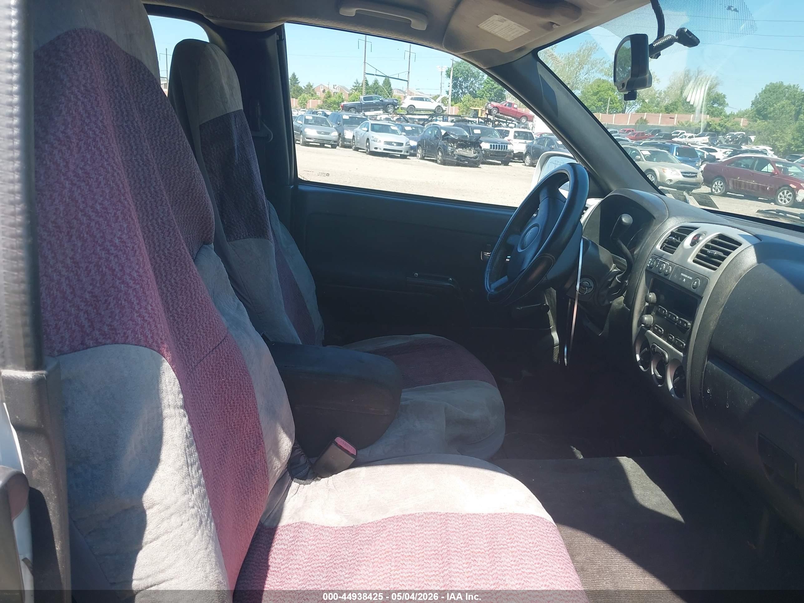 CHEVROLET COLORADO image 5