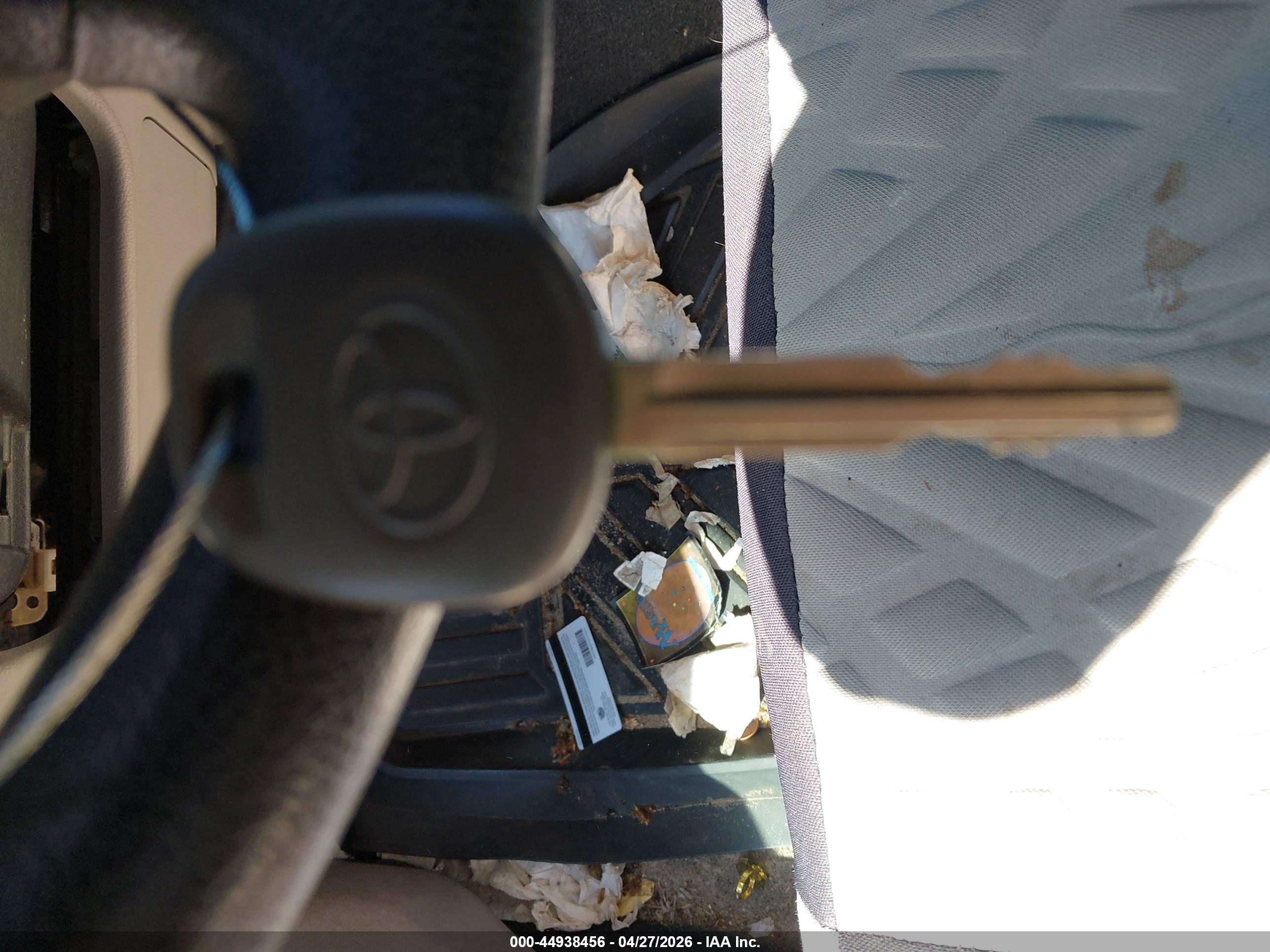 TOYOTA CAMRY image 11
