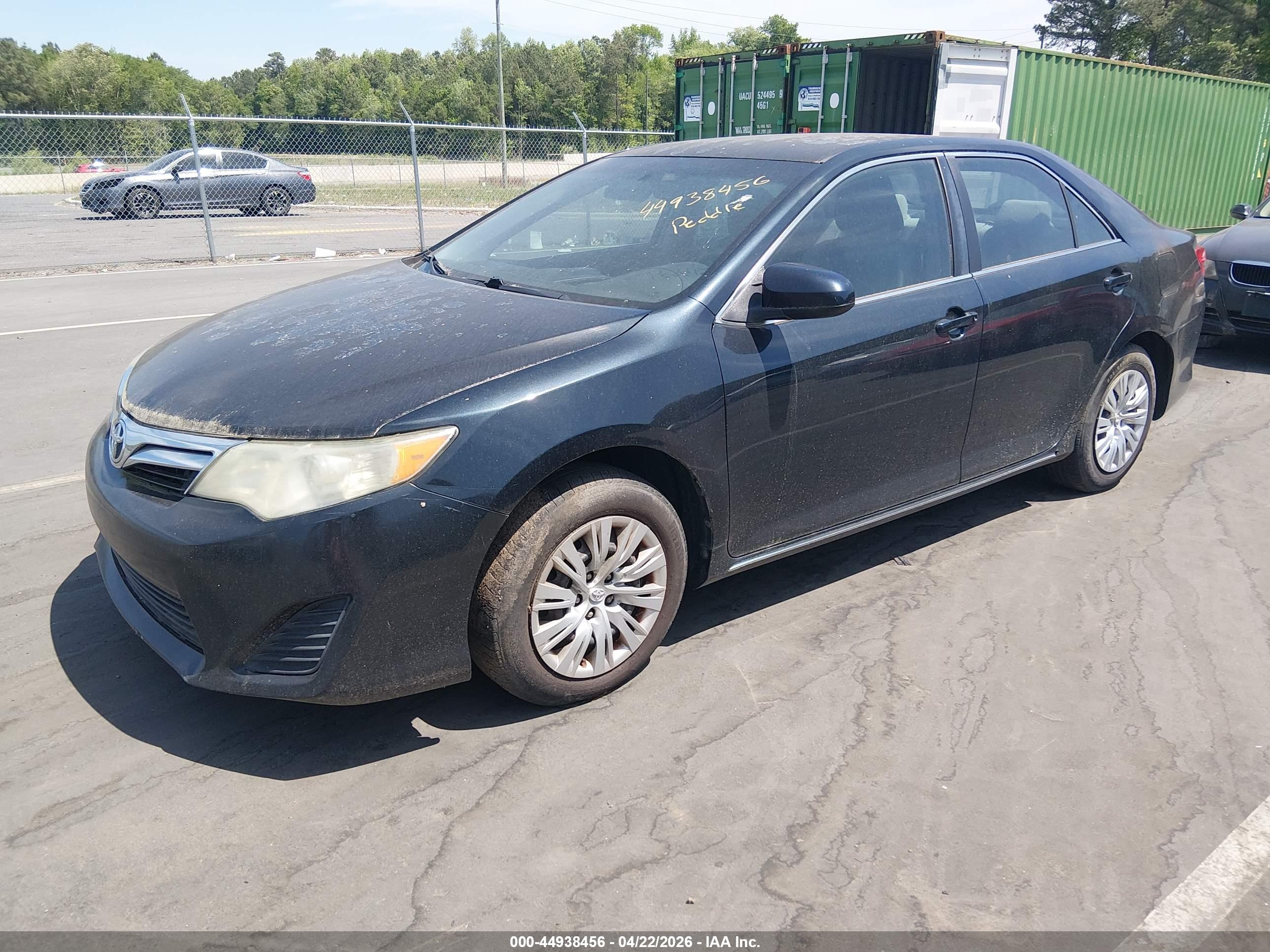 TOYOTA CAMRY image 2