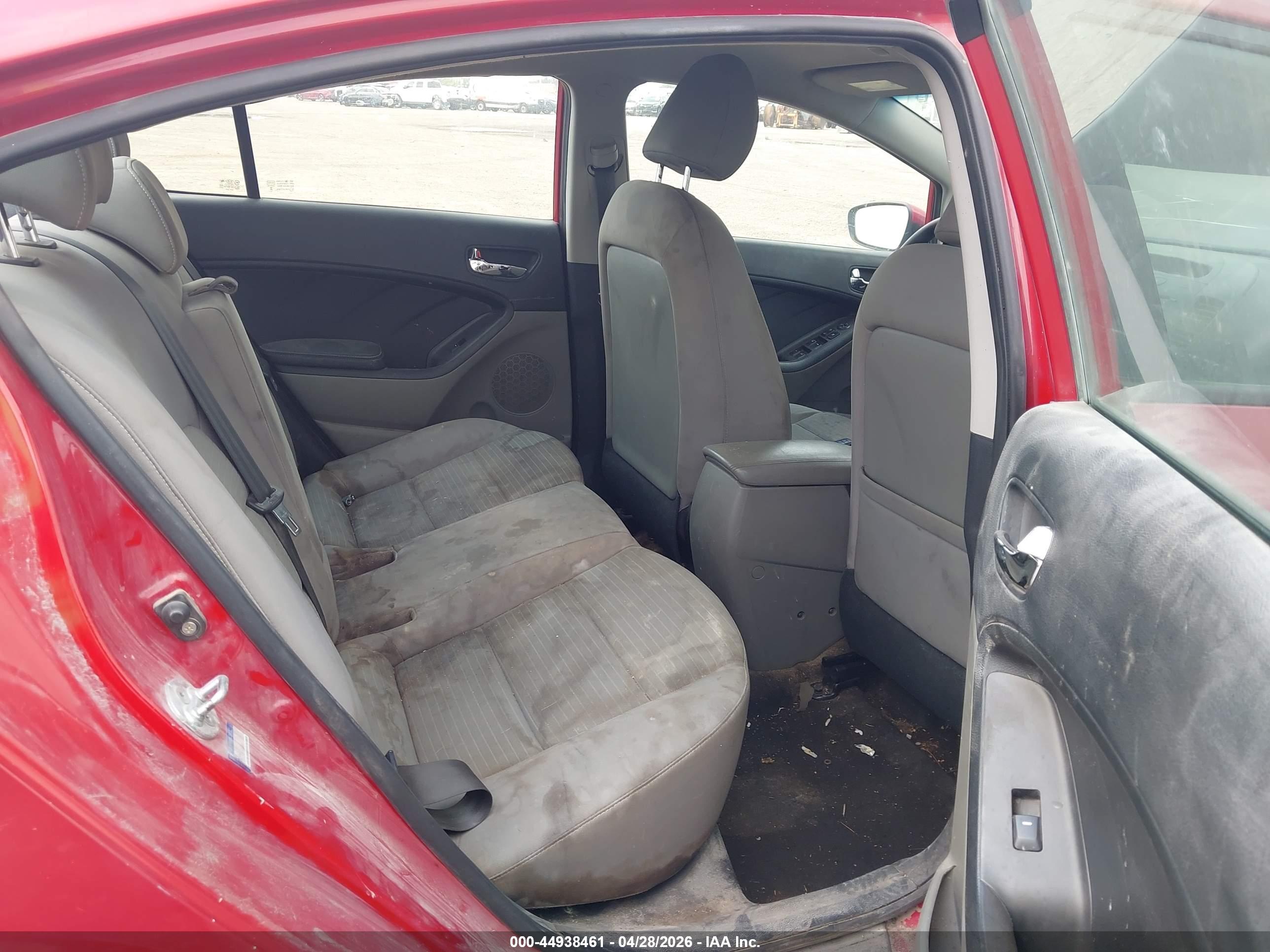 KIA FORTE image 8