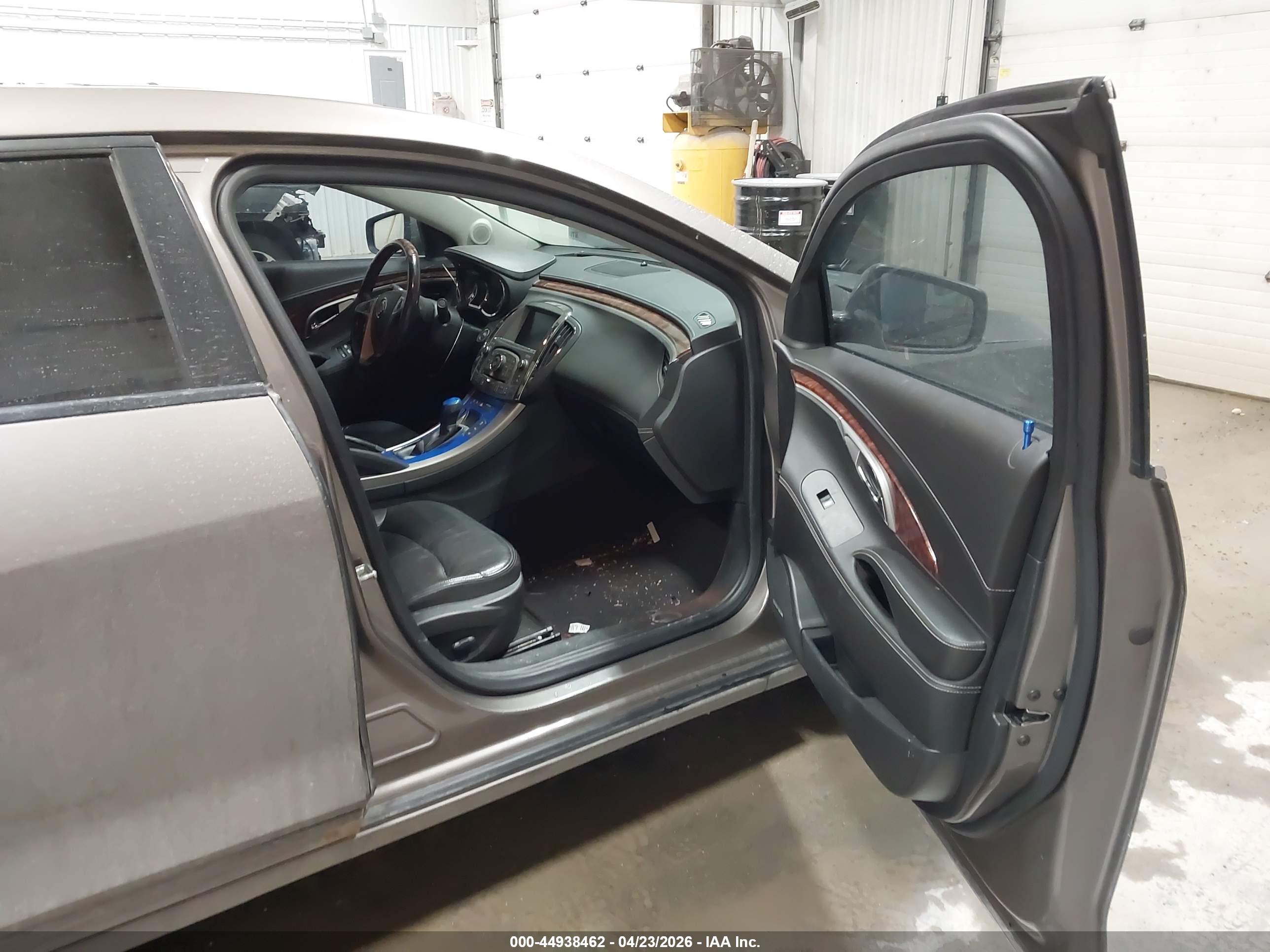 BUICK LACROSSE image 5
