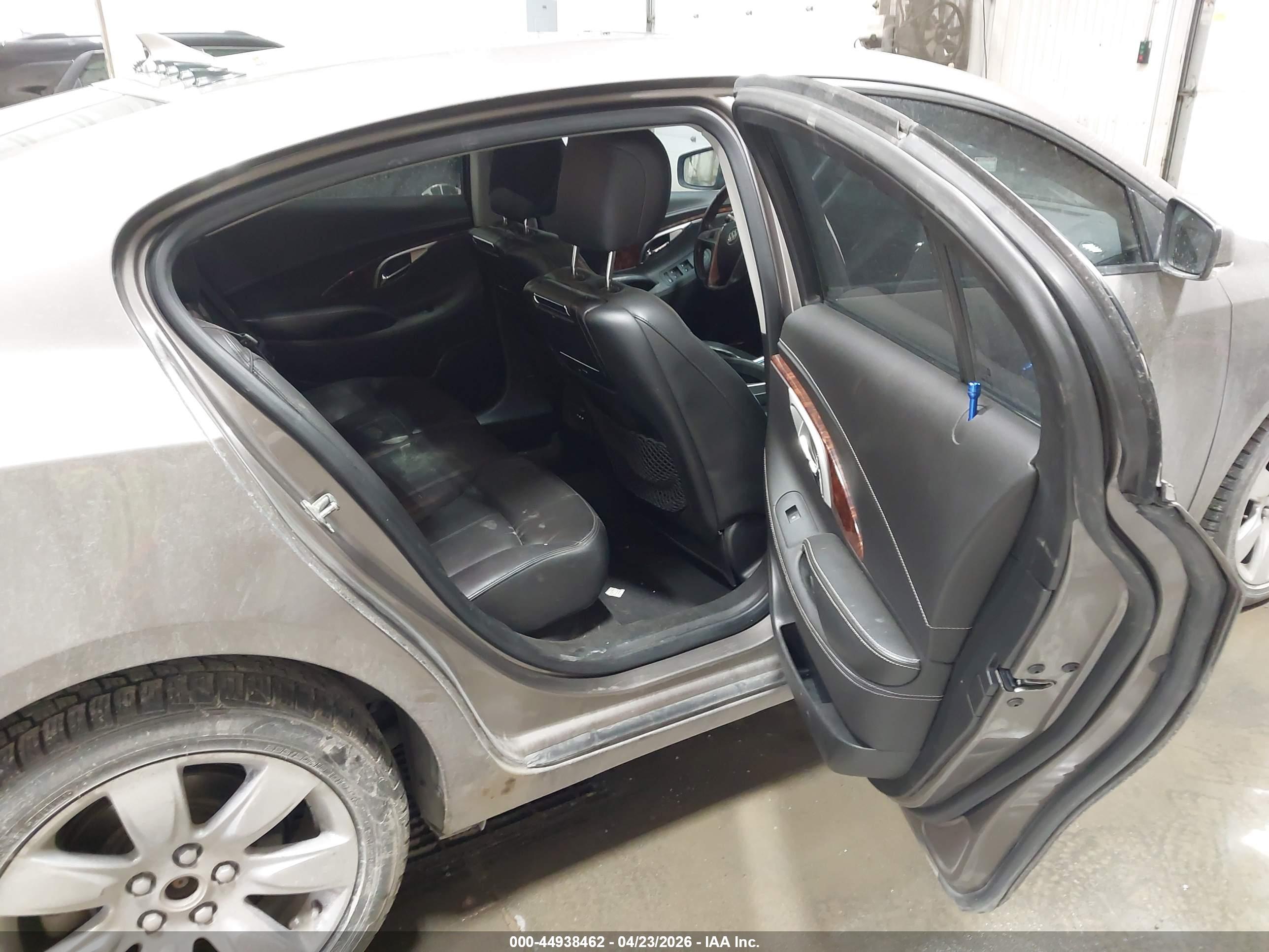 BUICK LACROSSE image 8