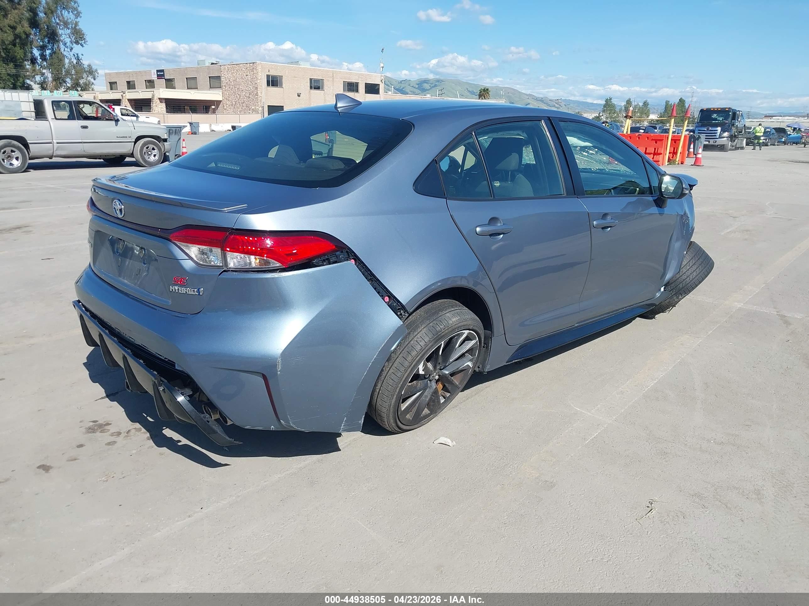 TOYOTA COROLLA image 4