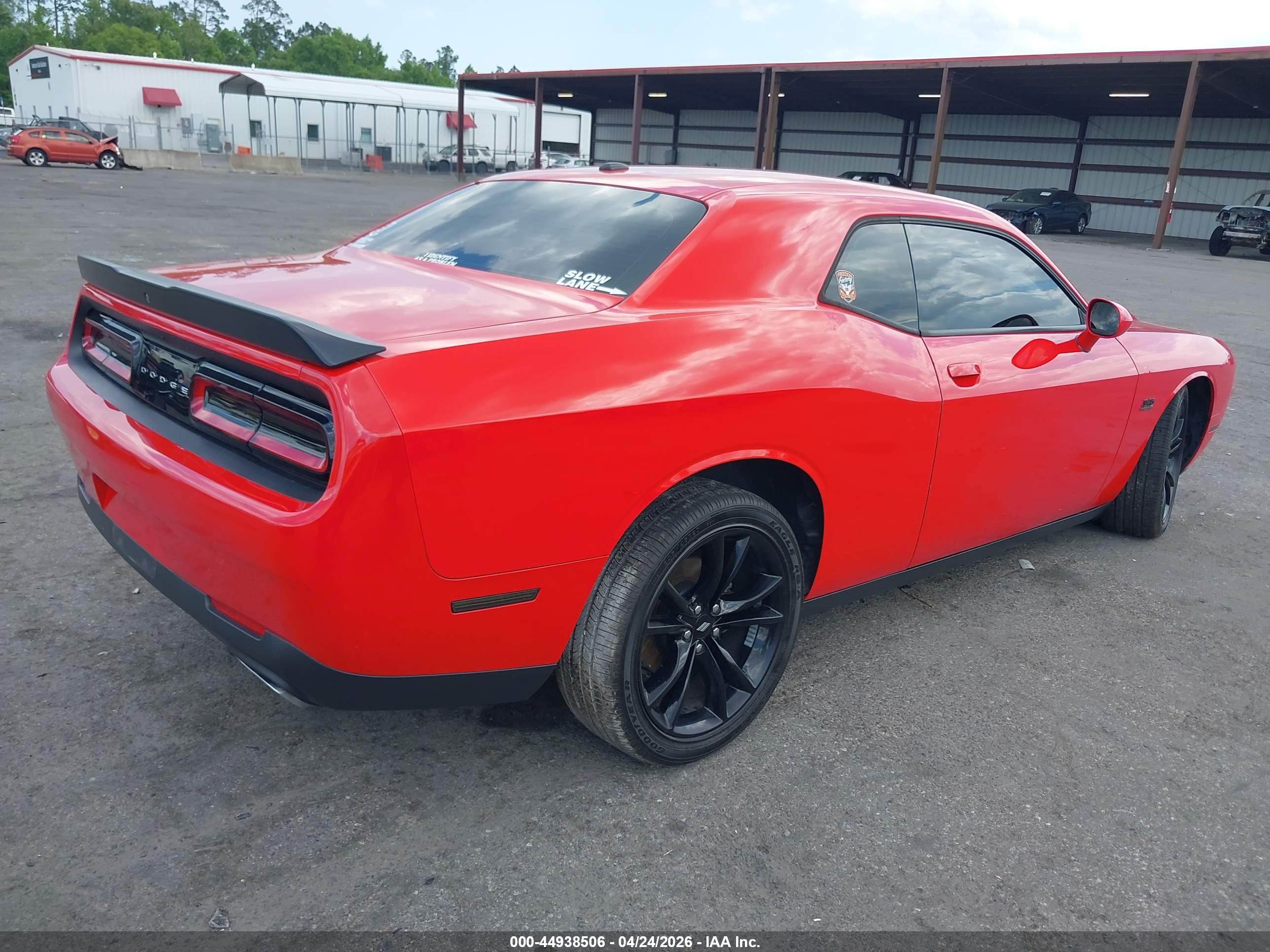 DODGE CHALLENGER image 4