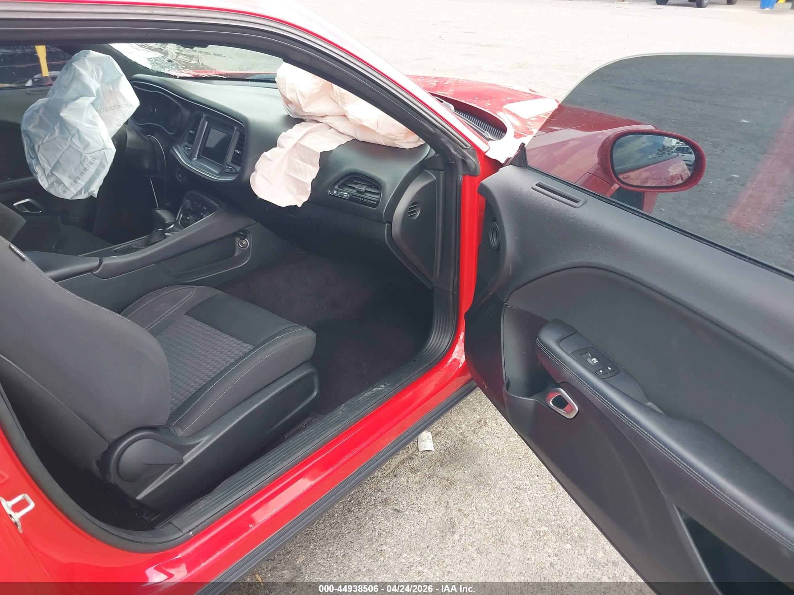 DODGE CHALLENGER image 5