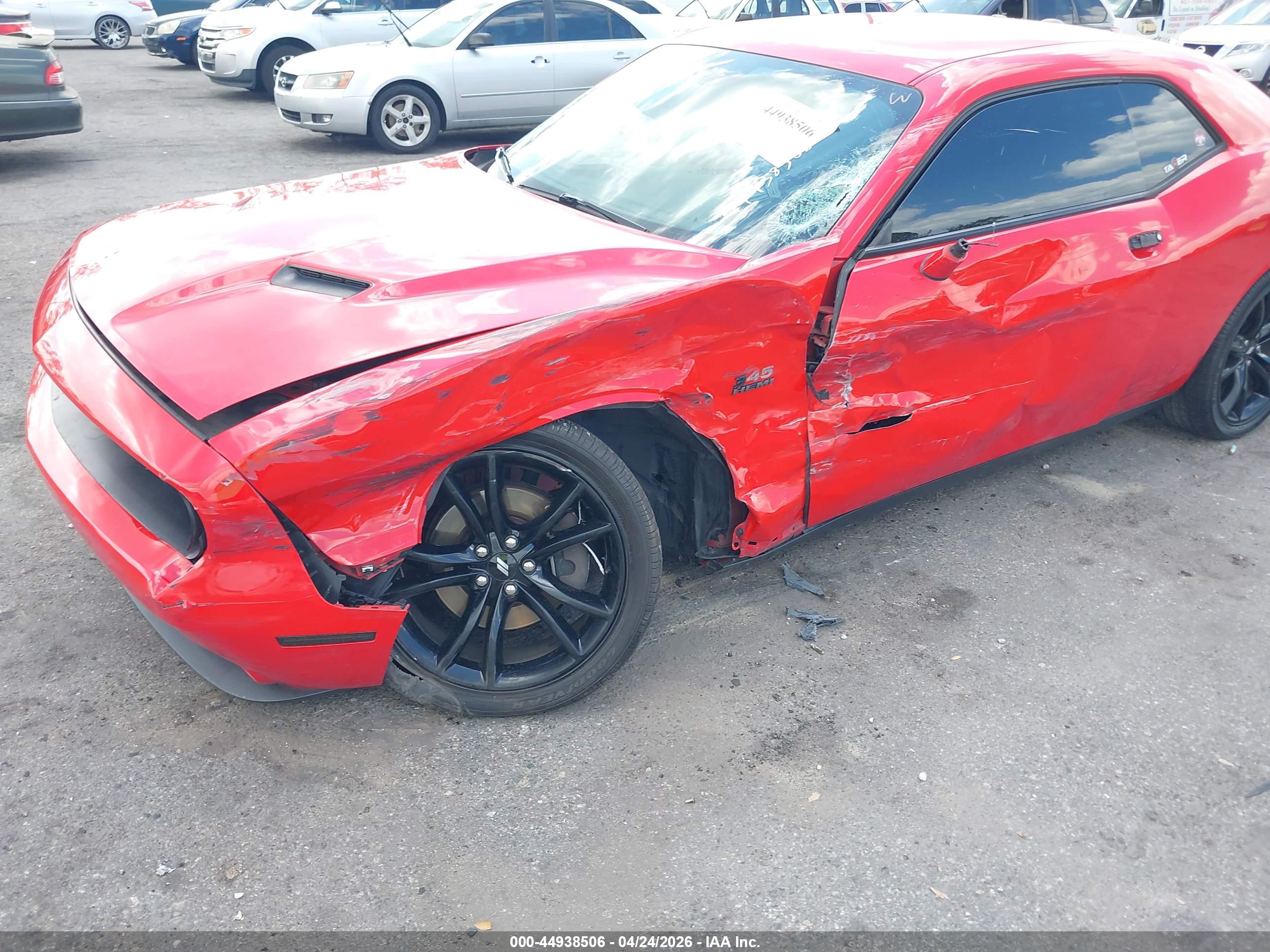 DODGE CHALLENGER image 6