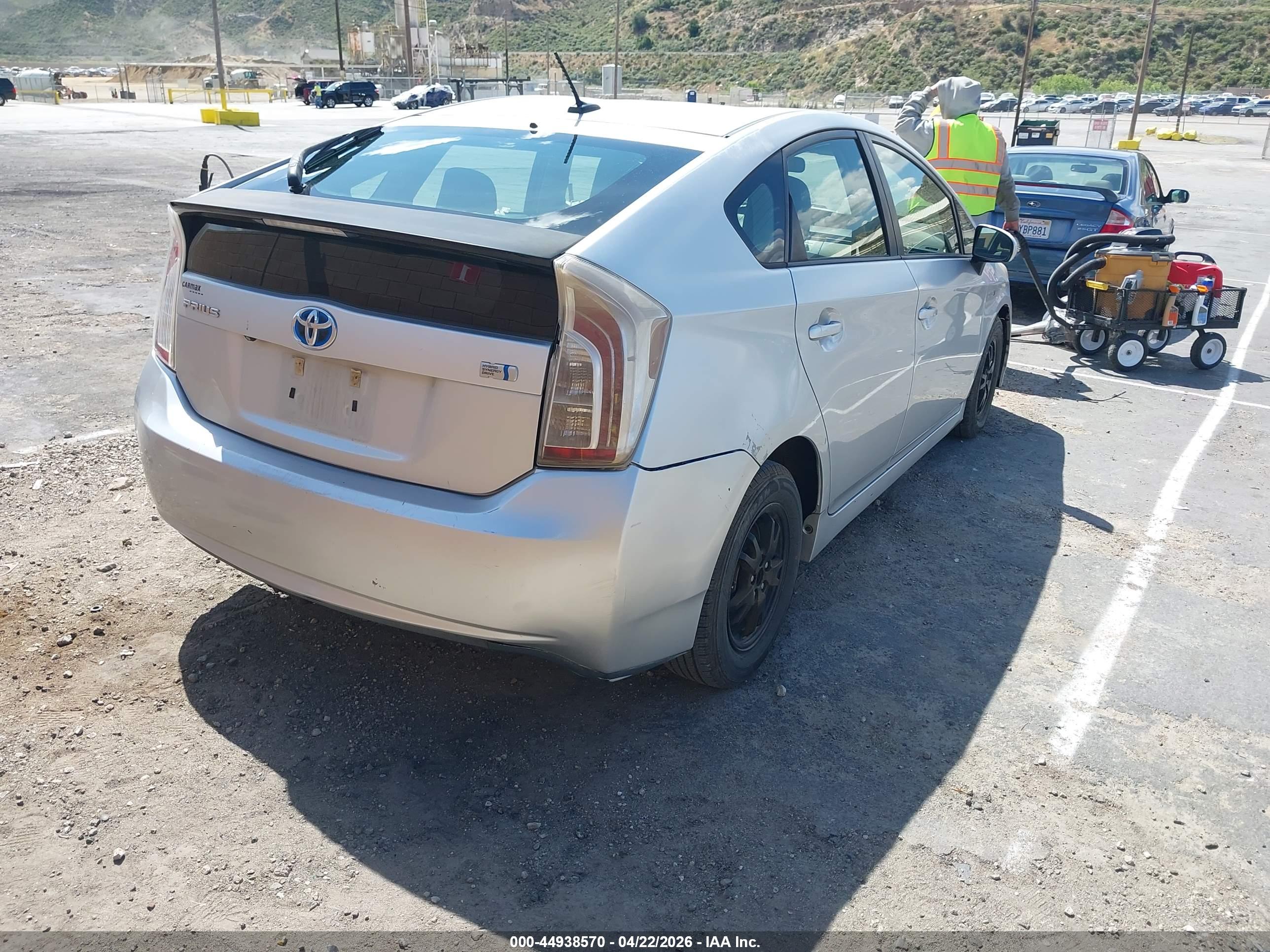 TOYOTA PRIUS image 4