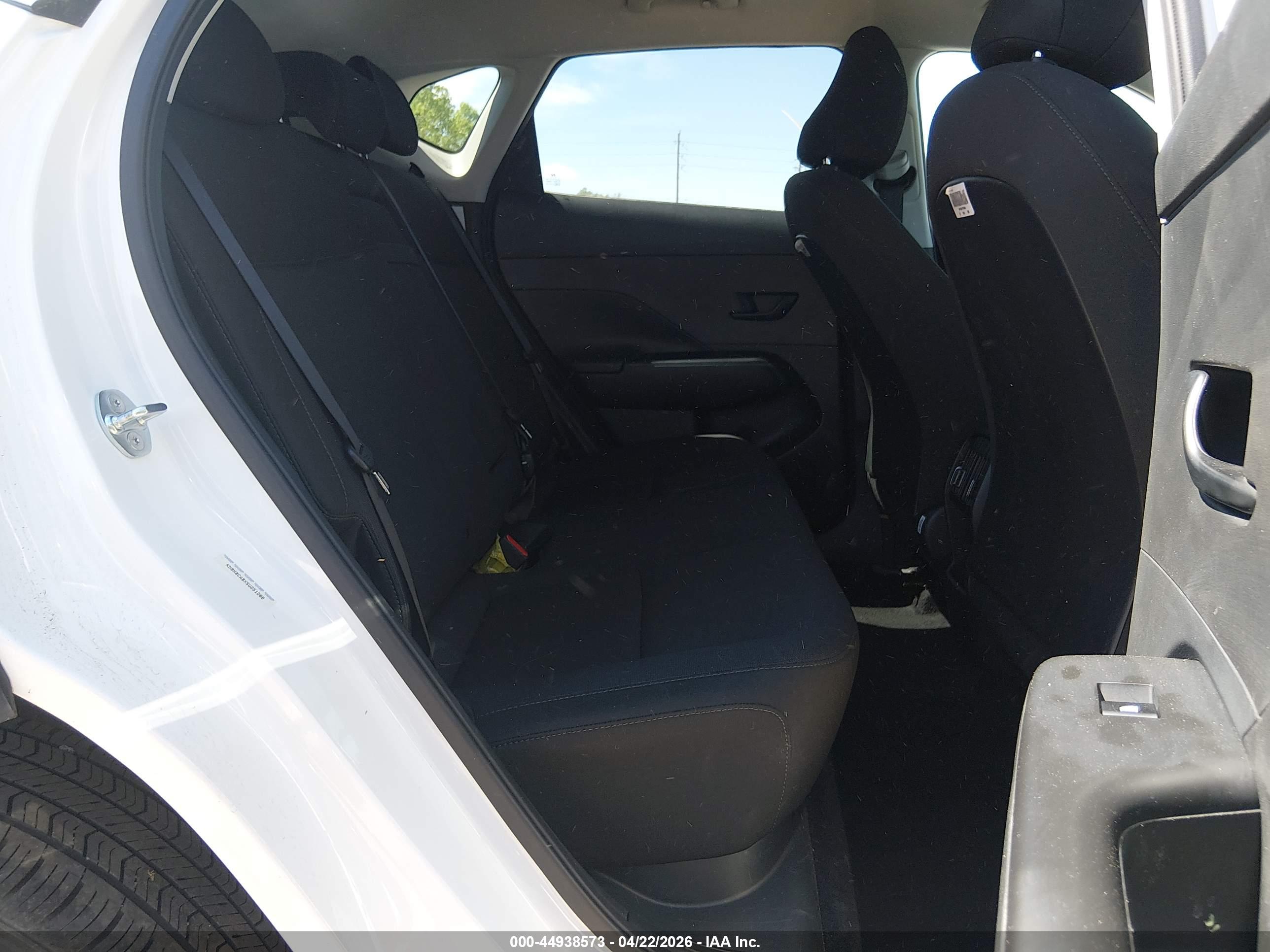 HYUNDAI KONA image 8