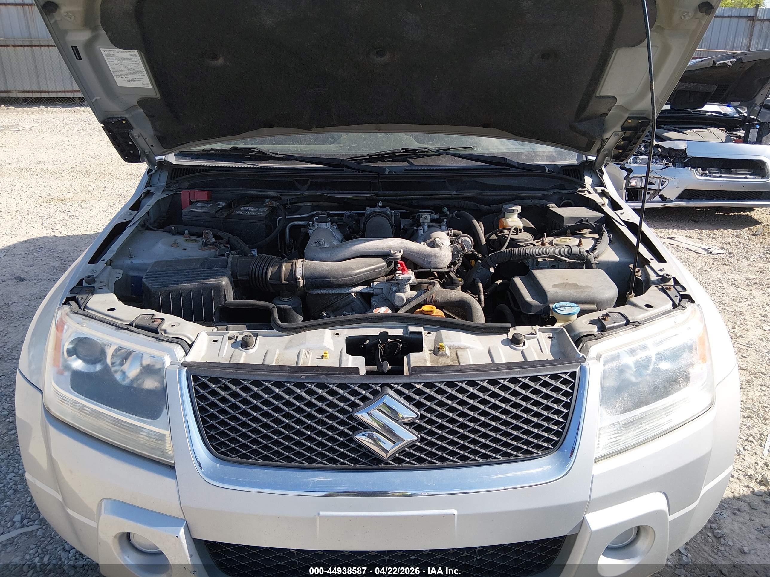 SUZUKI GRAND image 10