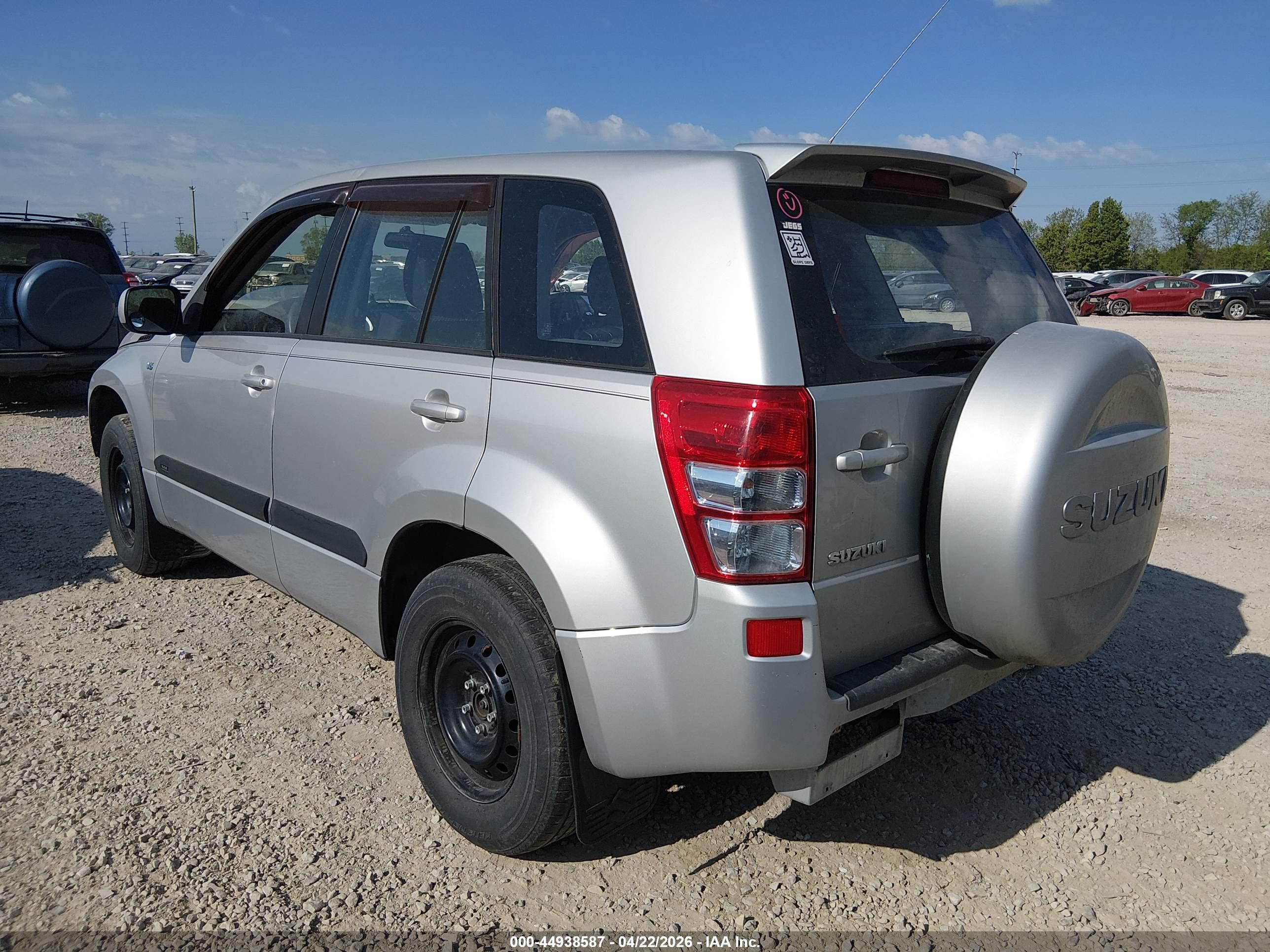 SUZUKI GRAND image 3