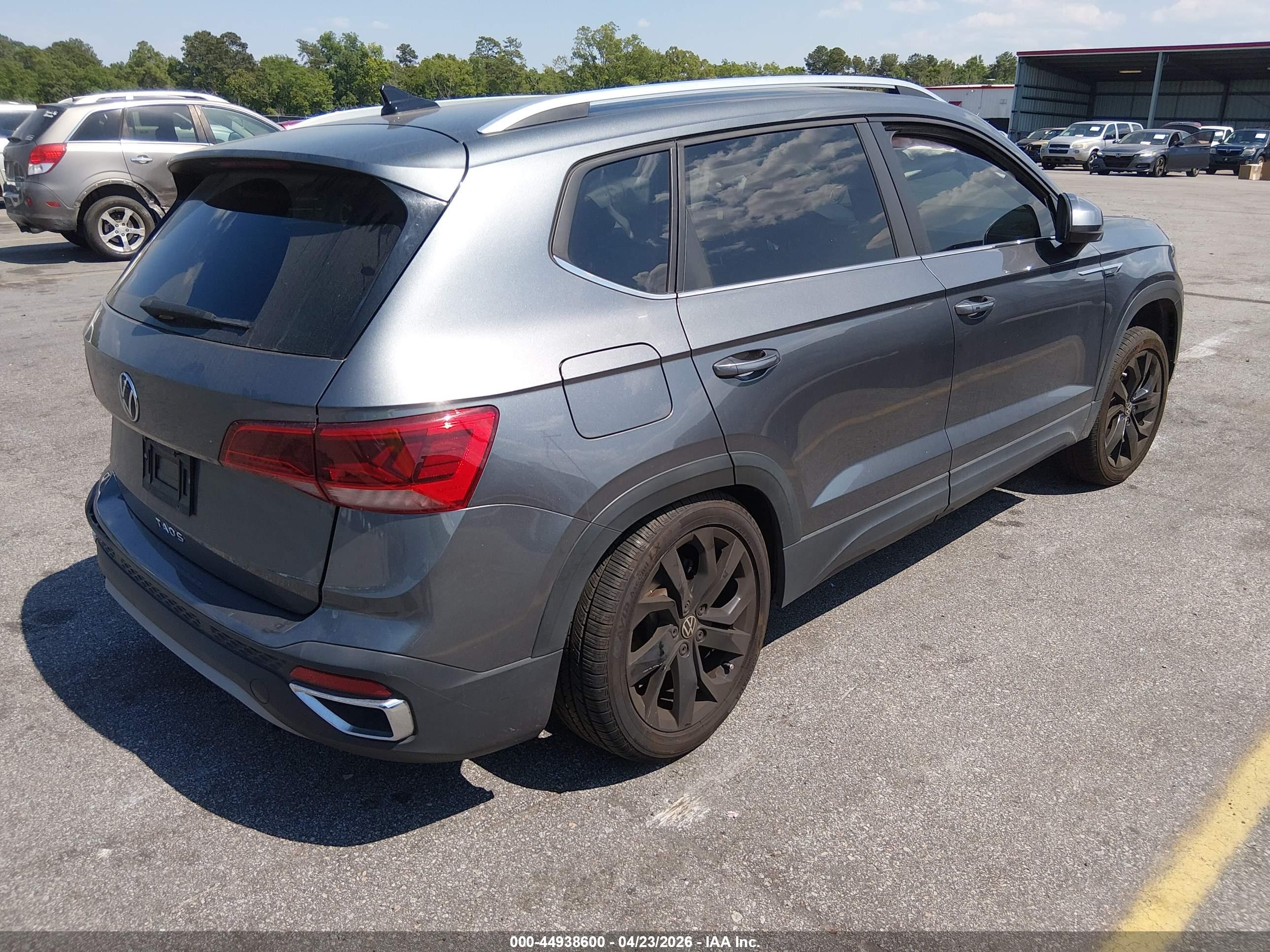 VOLKSWAGEN TAOS image 4