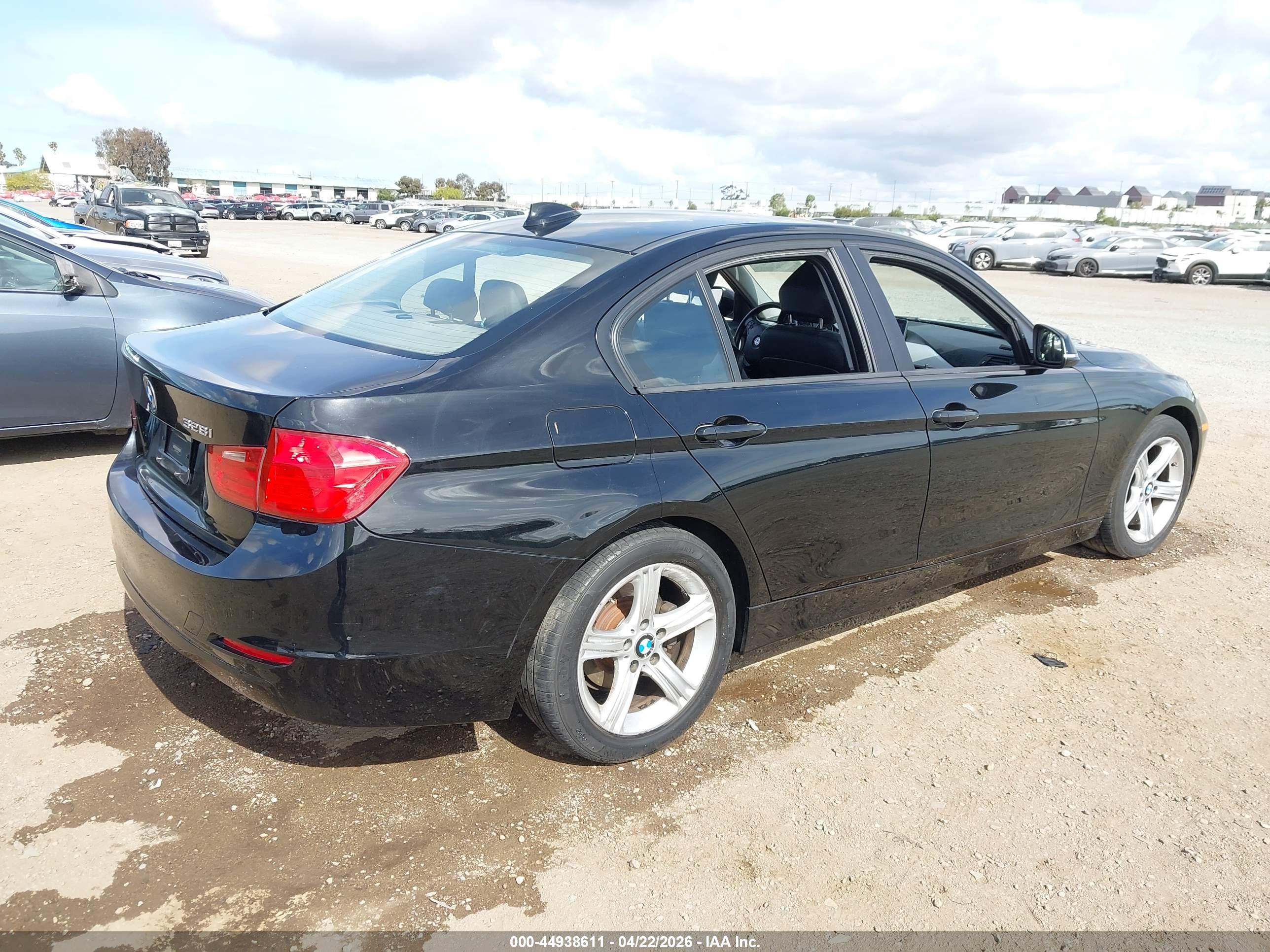 BMW 328I image 4