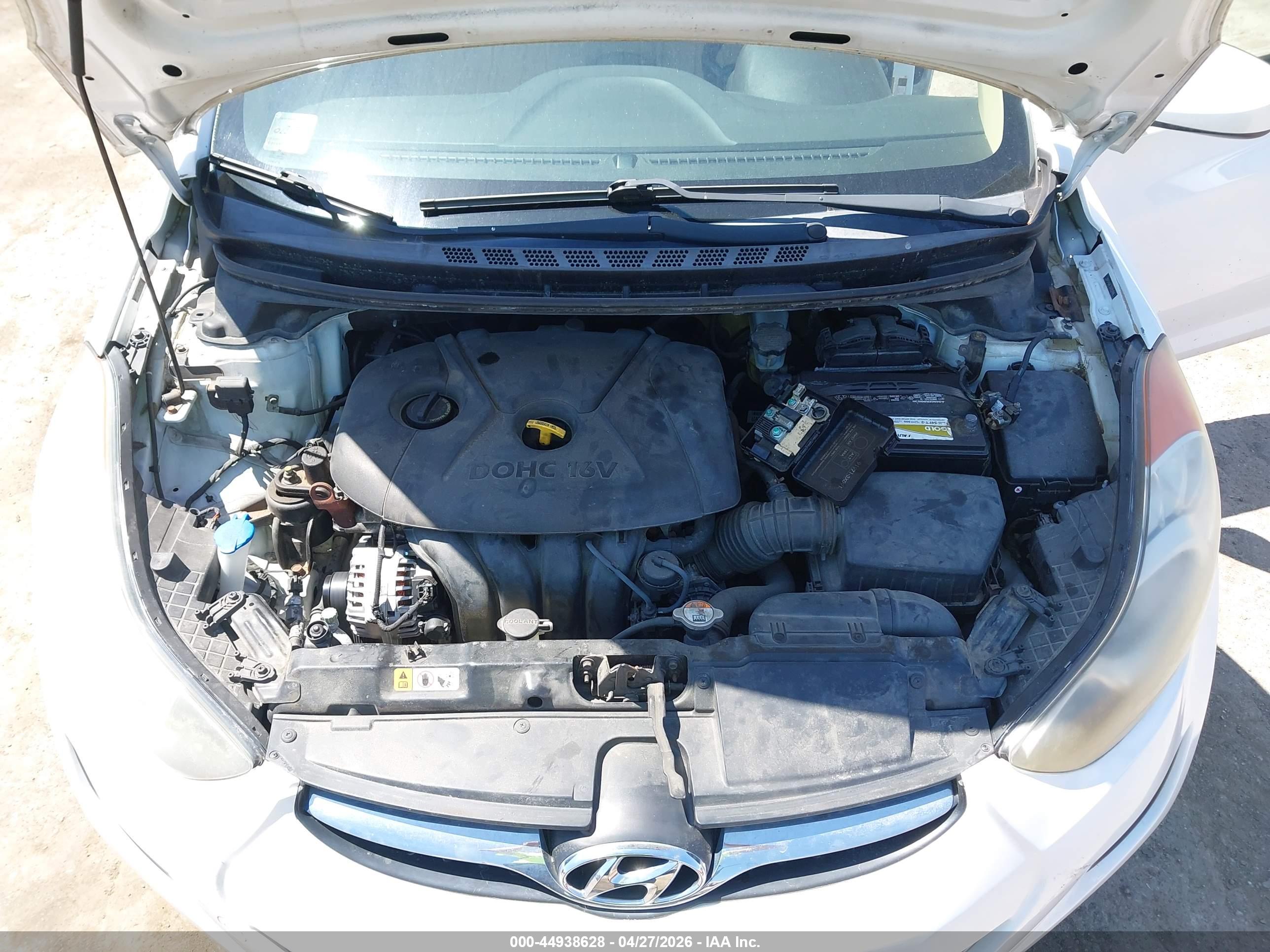 HYUNDAI ELANTRA image 10