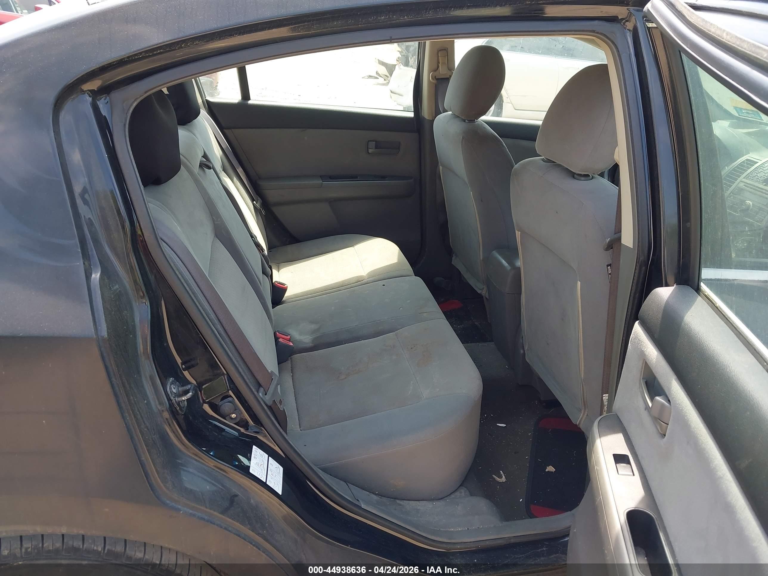 NISSAN SENTRA image 8