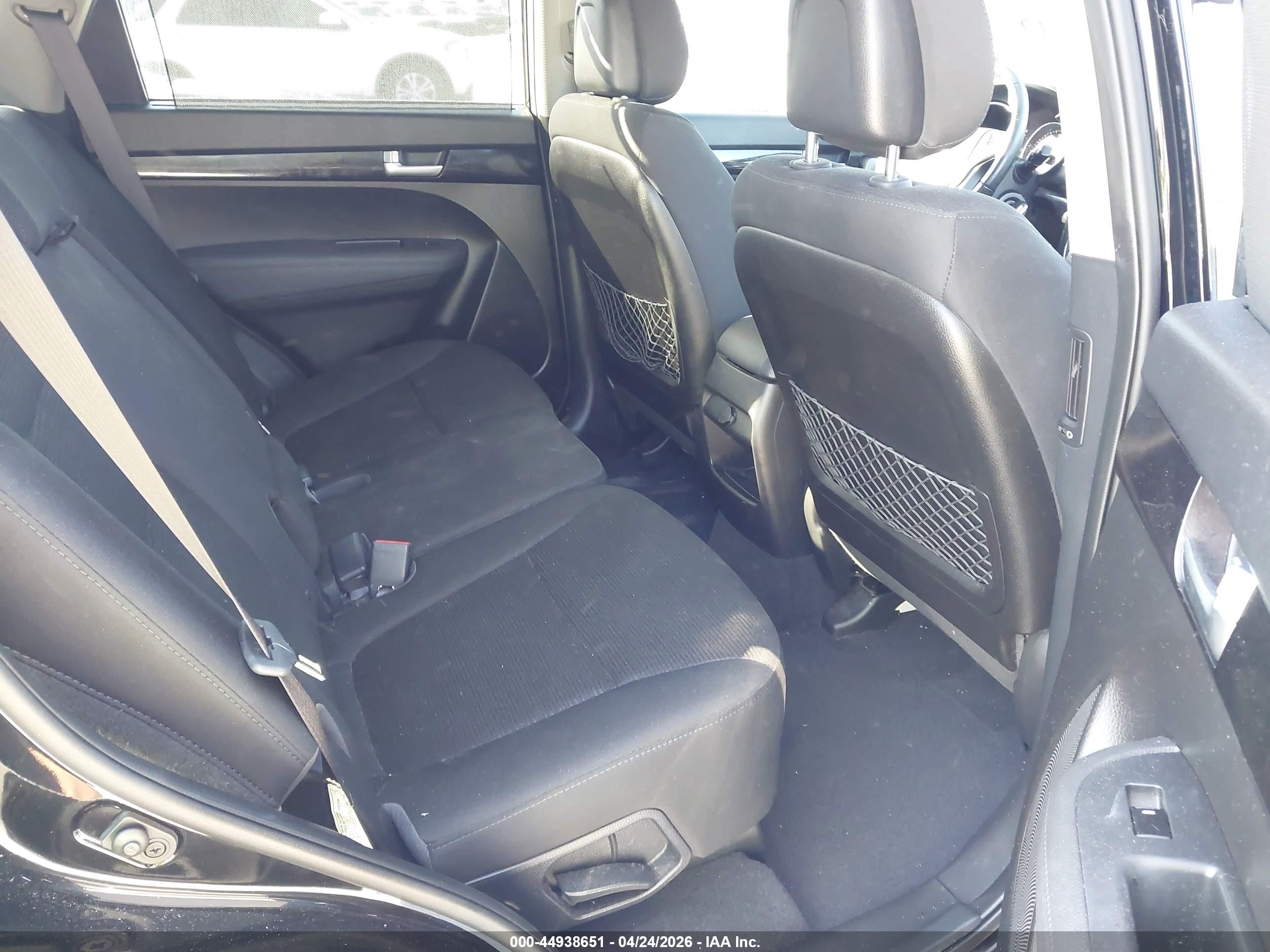 KIA SORENTO image 8