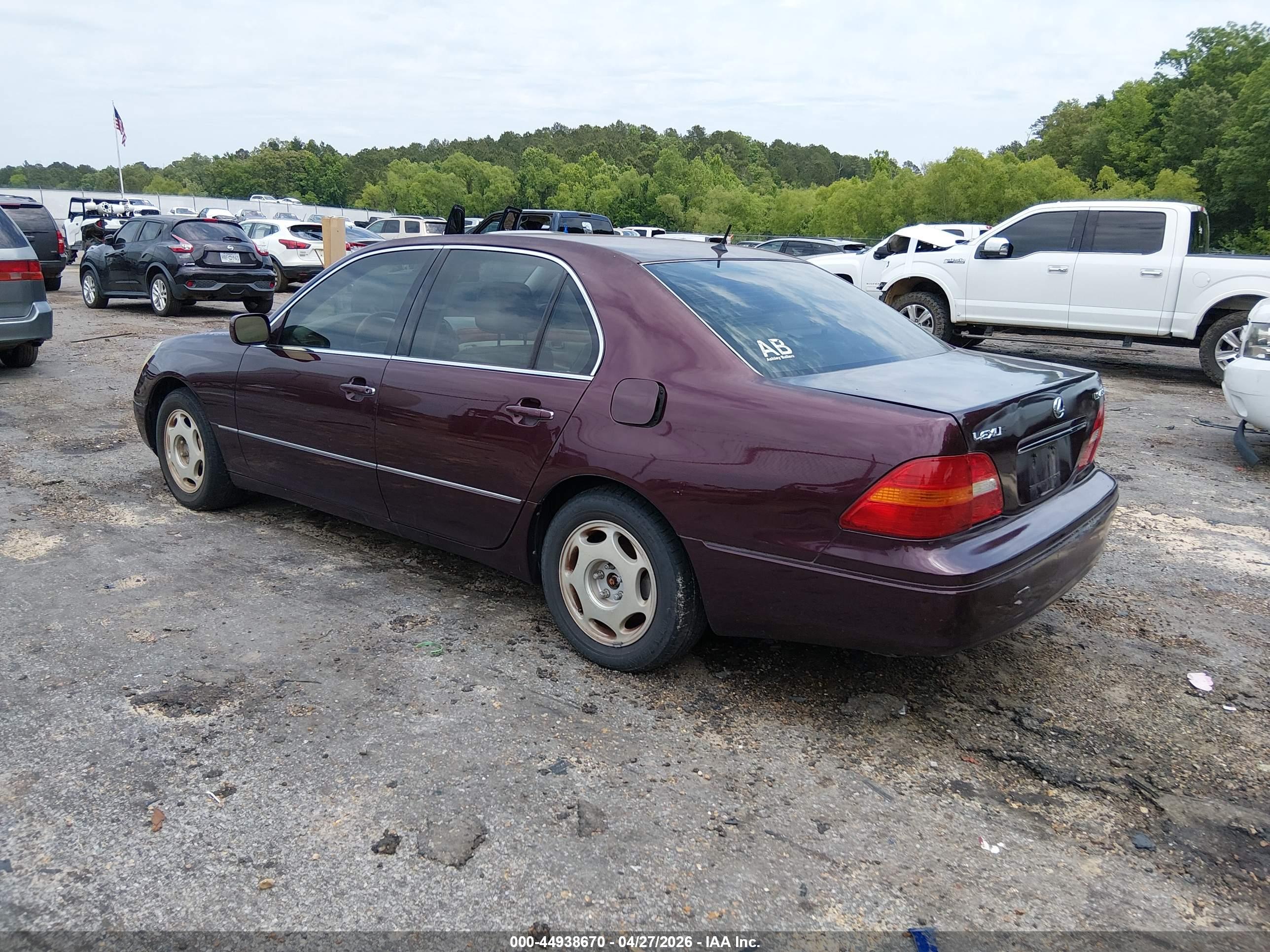LEXUS LS image 3