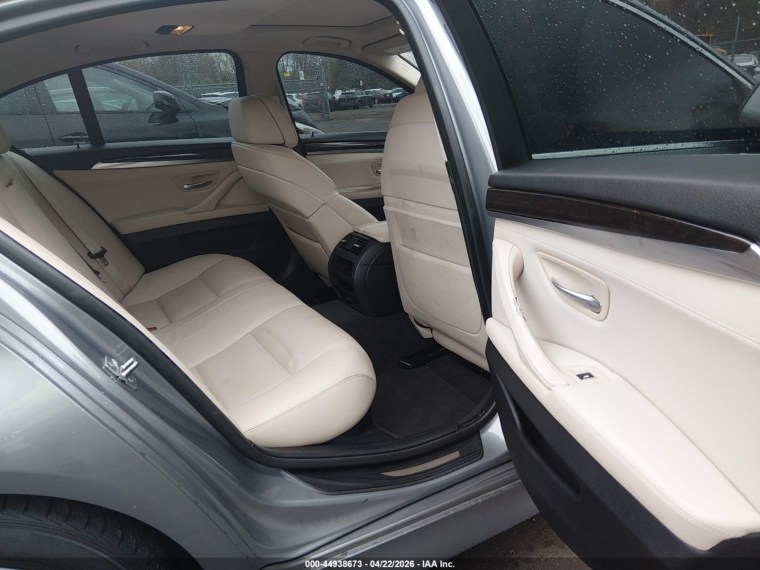 BMW 535I image 8