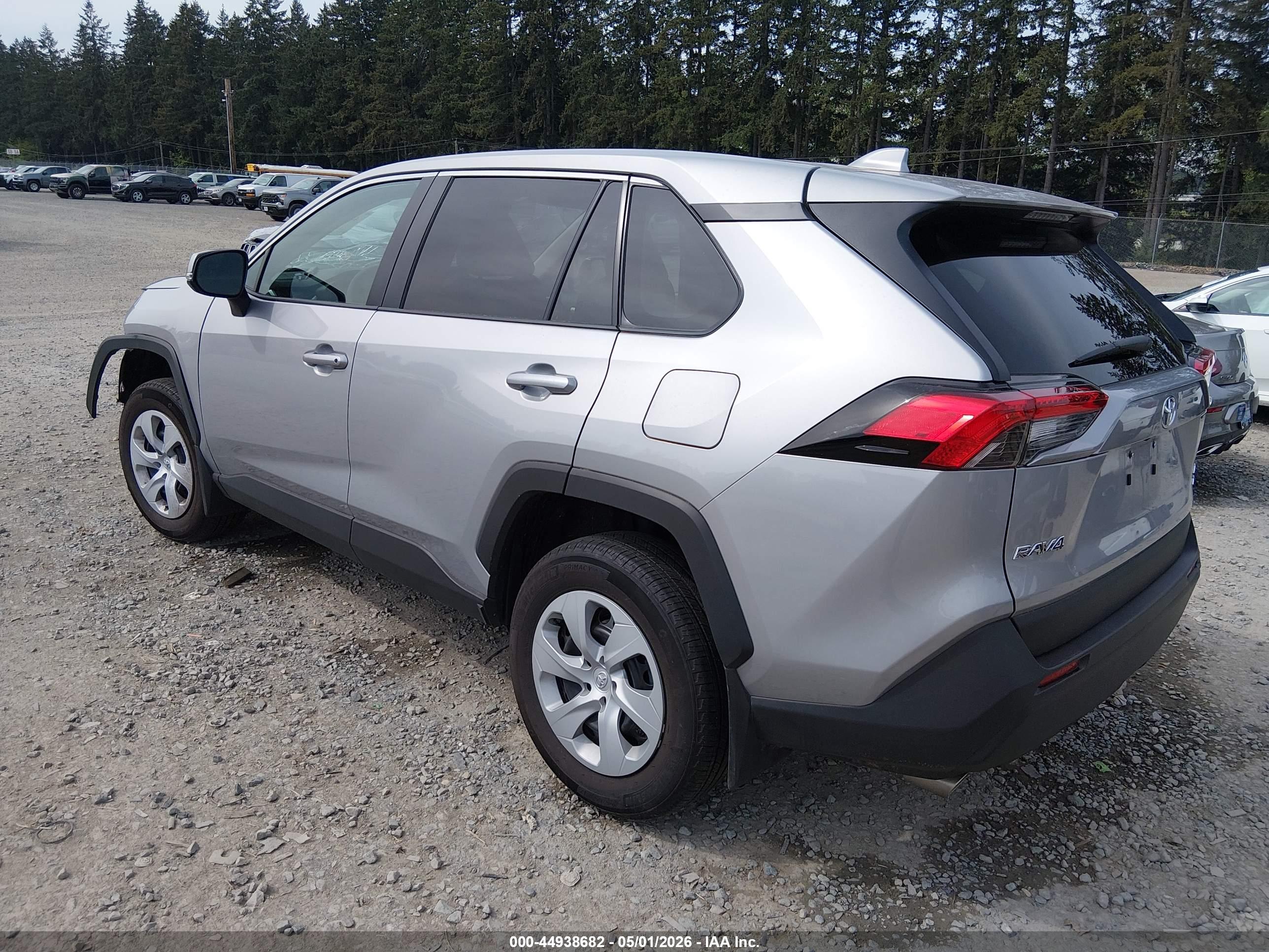 TOYOTA RAV4 image 3