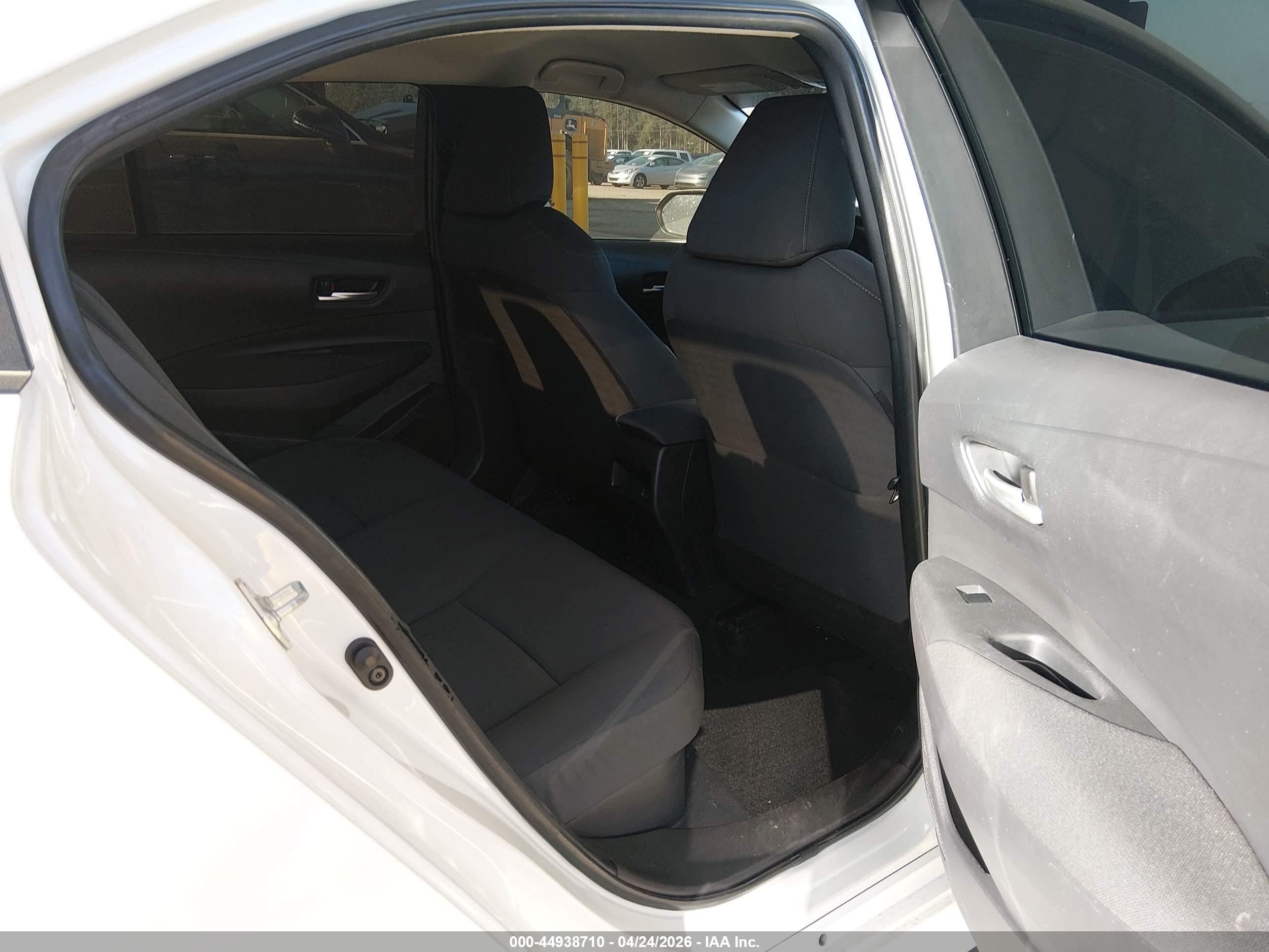 TOYOTA COROLLA image 8