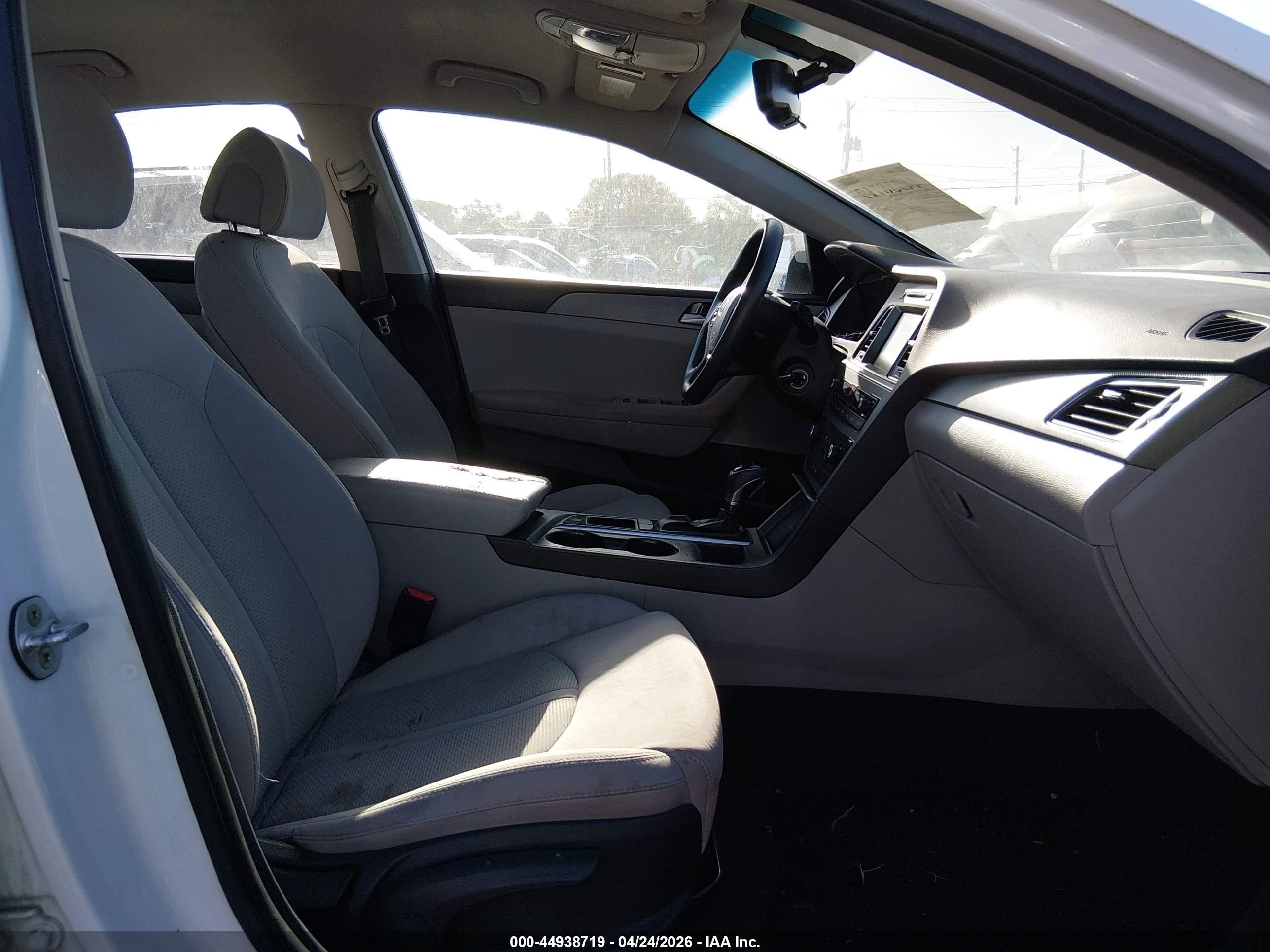 HYUNDAI SONATA image 5