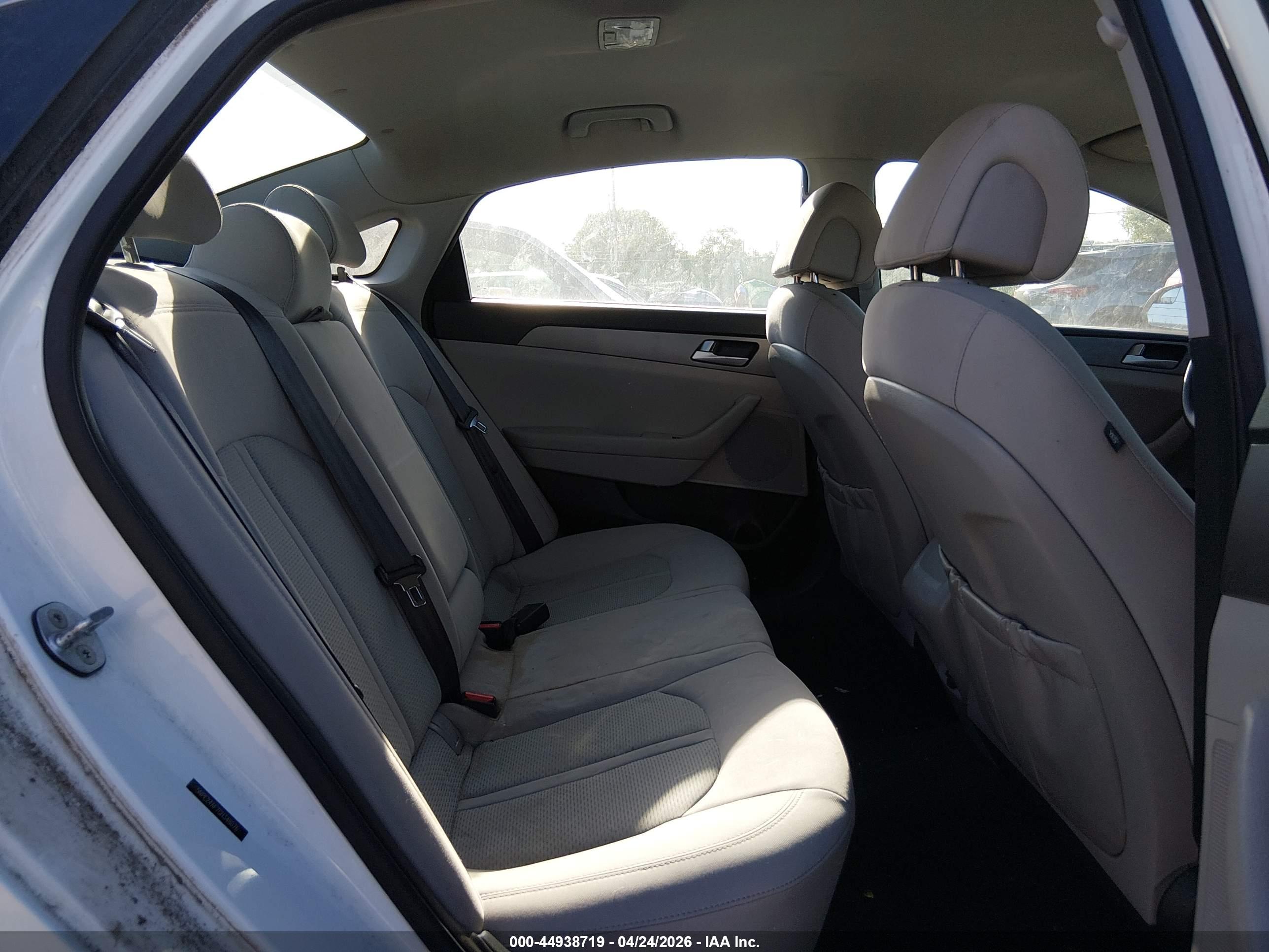 HYUNDAI SONATA image 8
