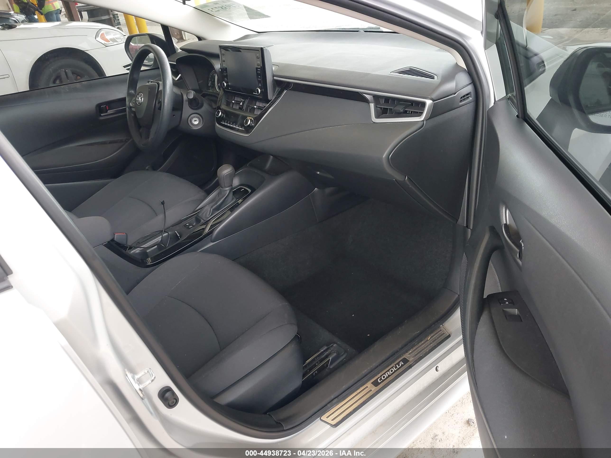 TOYOTA COROLLA image 5