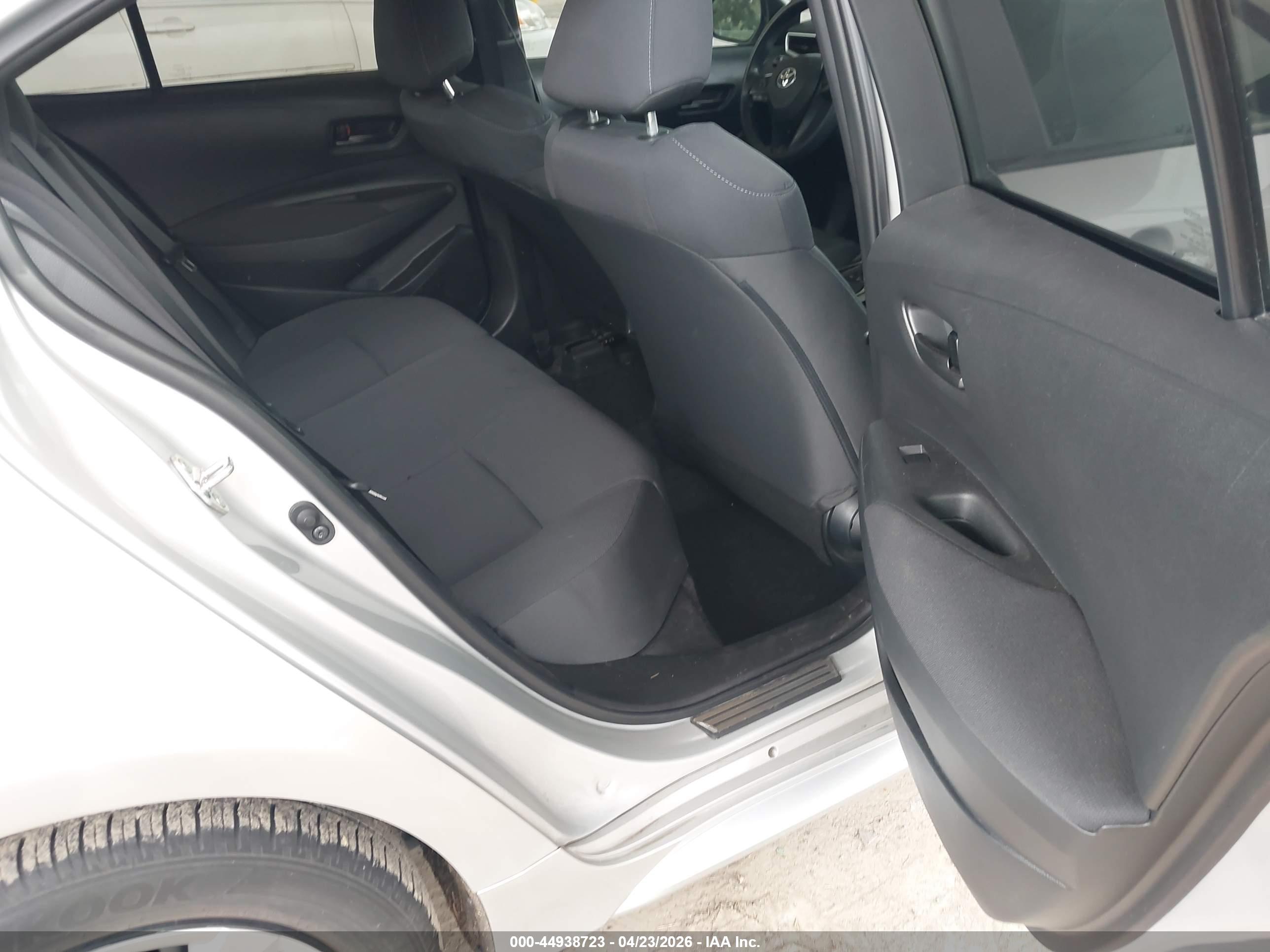 TOYOTA COROLLA image 8