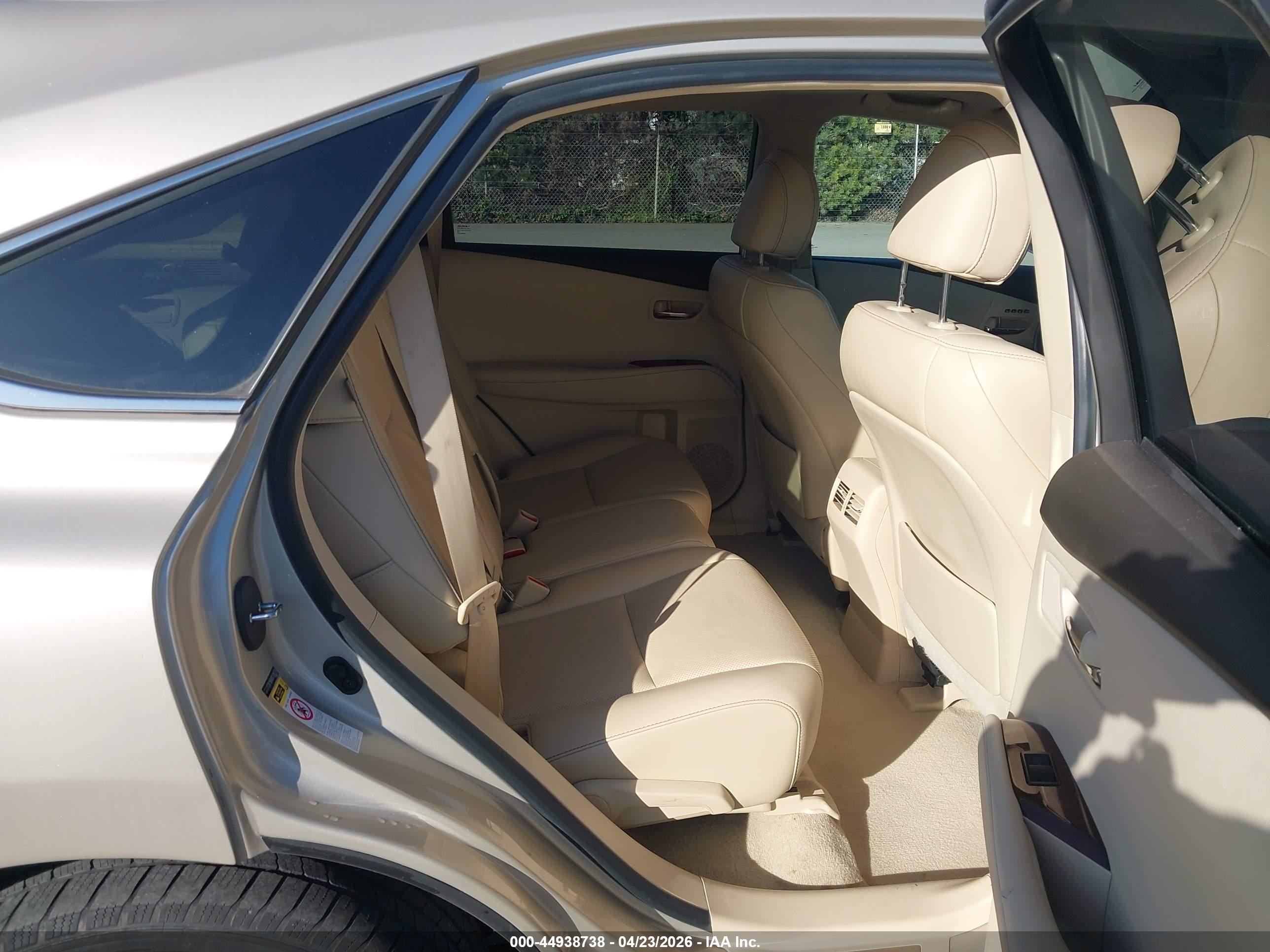 LEXUS RX image 8